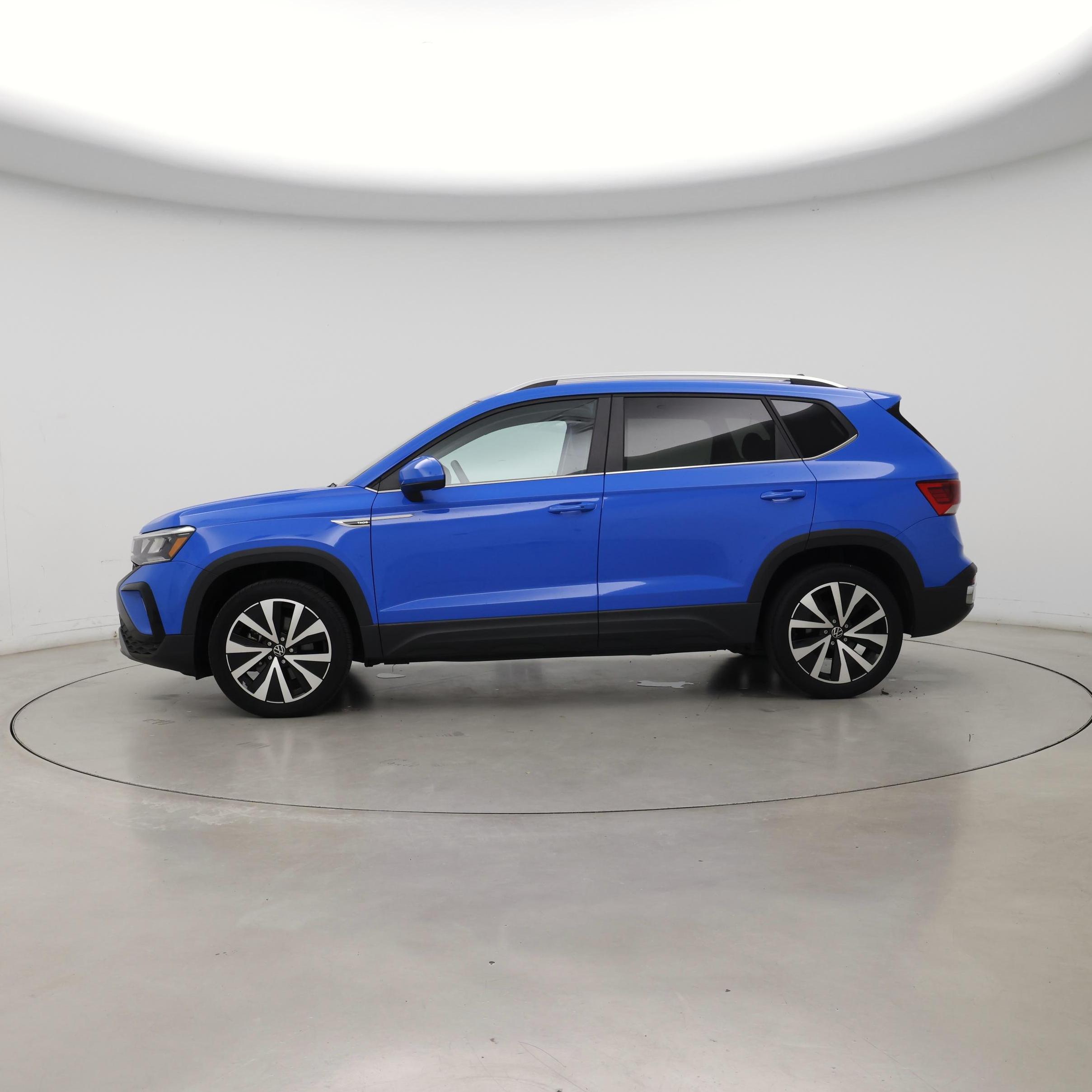 Thumbnail: 2023 Volkswagen Taos - 3