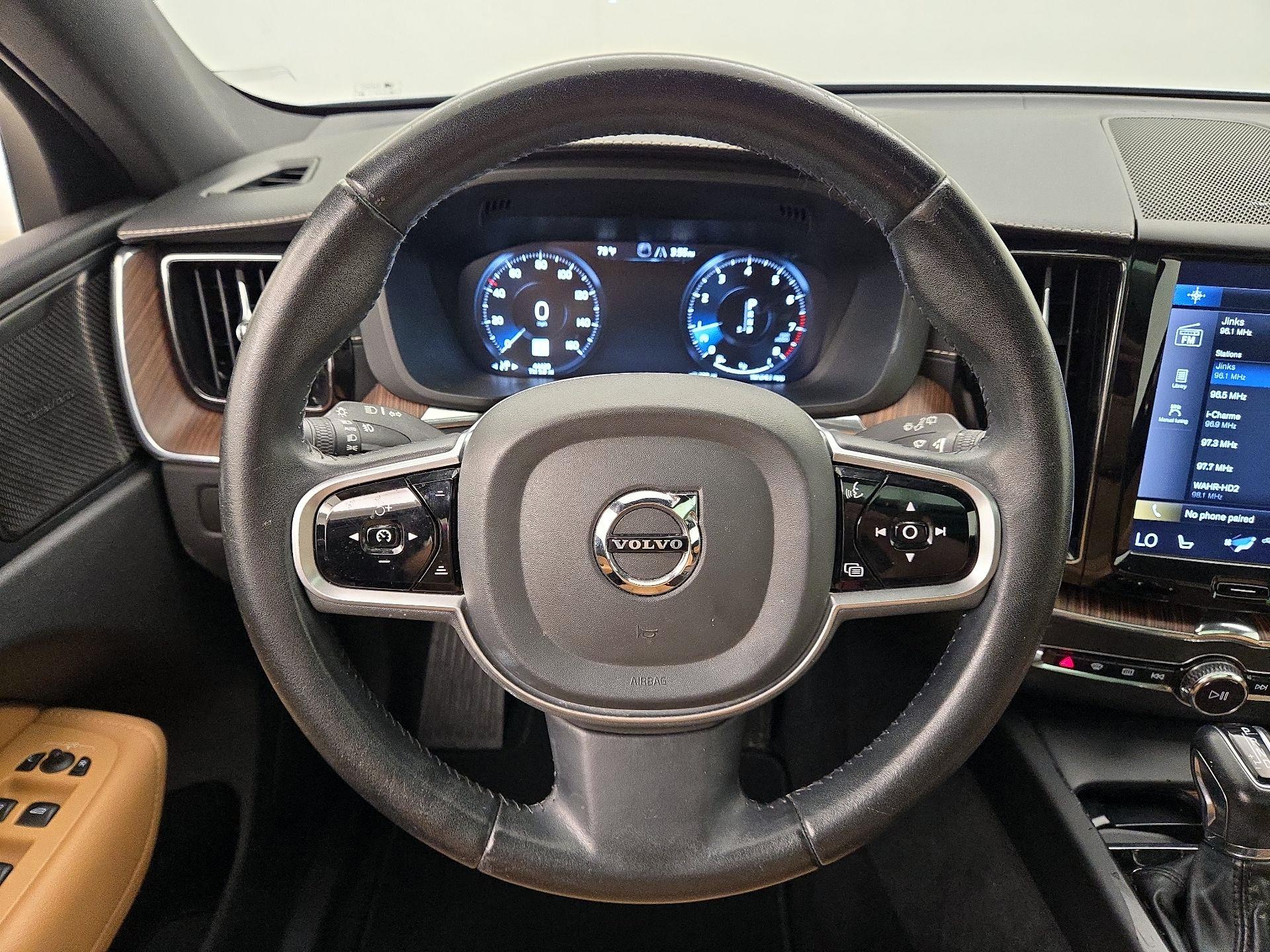 Thumbnail: 2020 Volvo XC60 - 10
