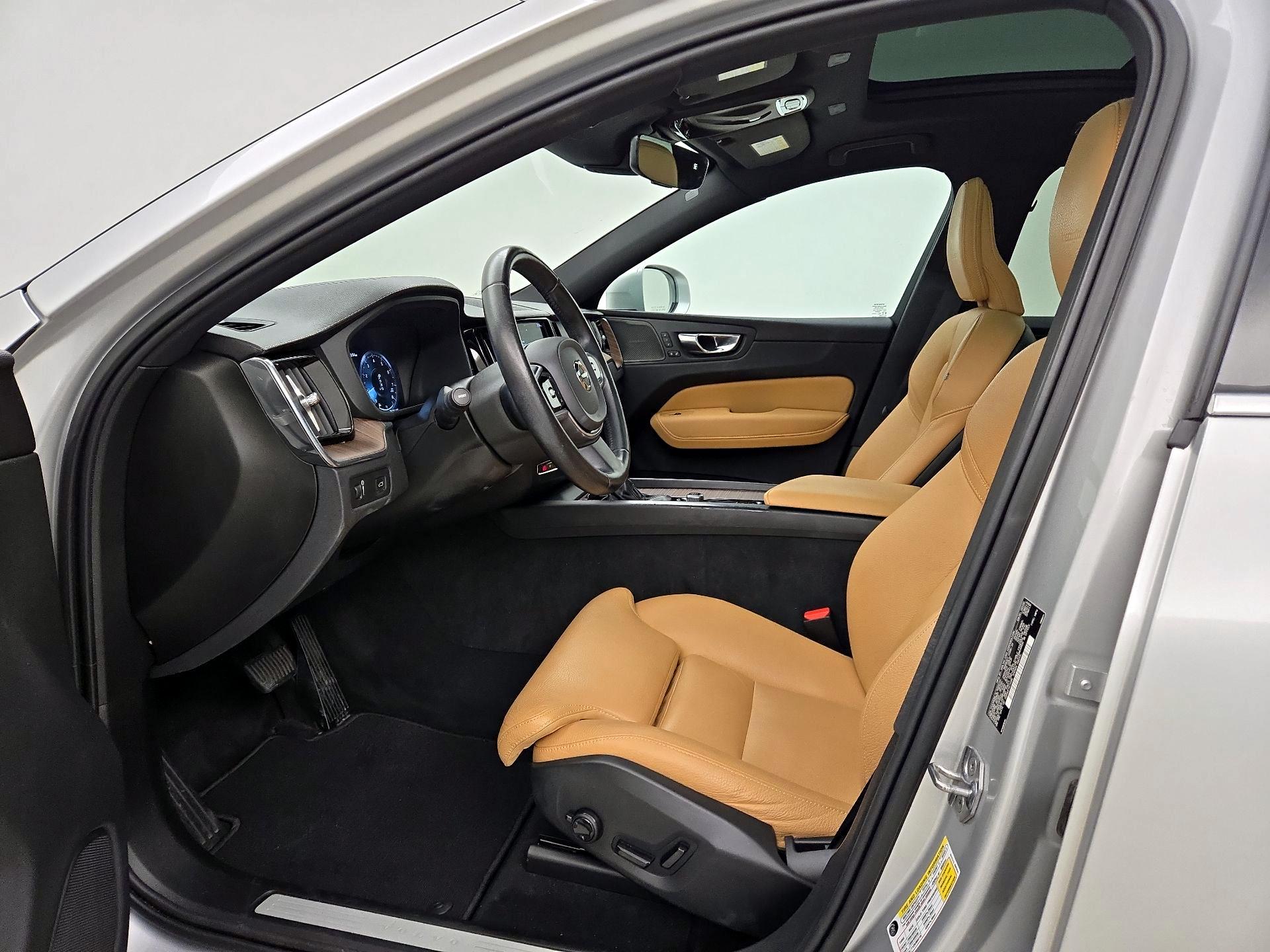 Thumbnail: 2020 Volvo XC60 - 11
