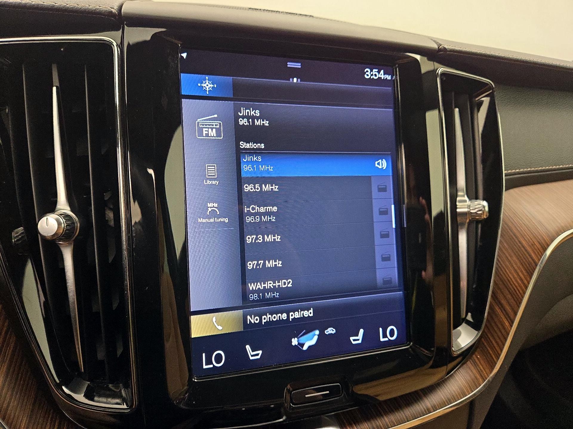 Thumbnail: 2020 Volvo XC60 - 15