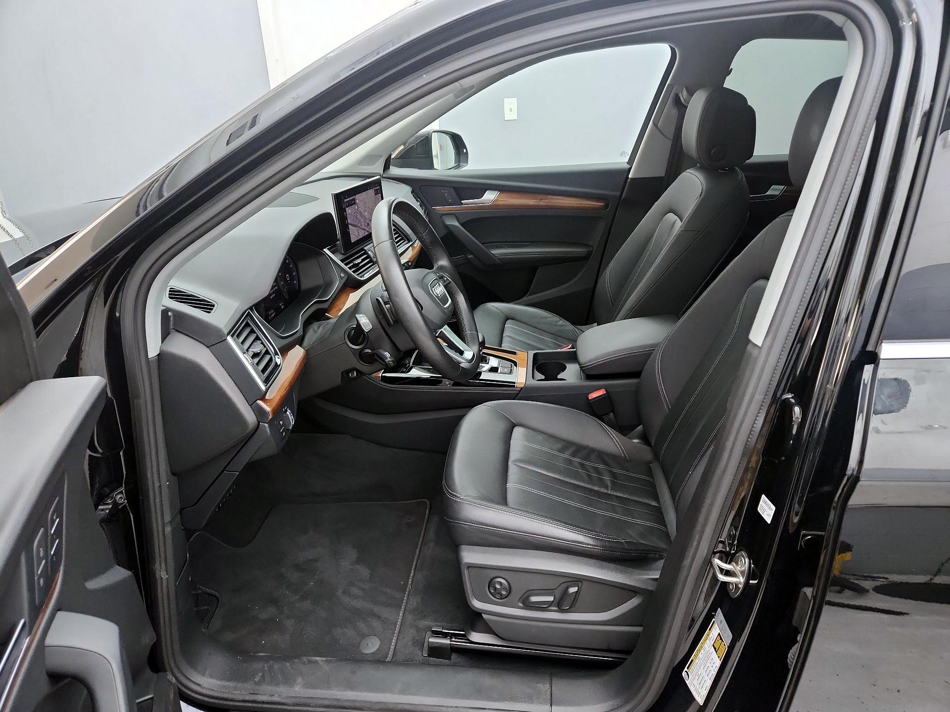 Thumbnail: 2023 Audi Q5 - 11