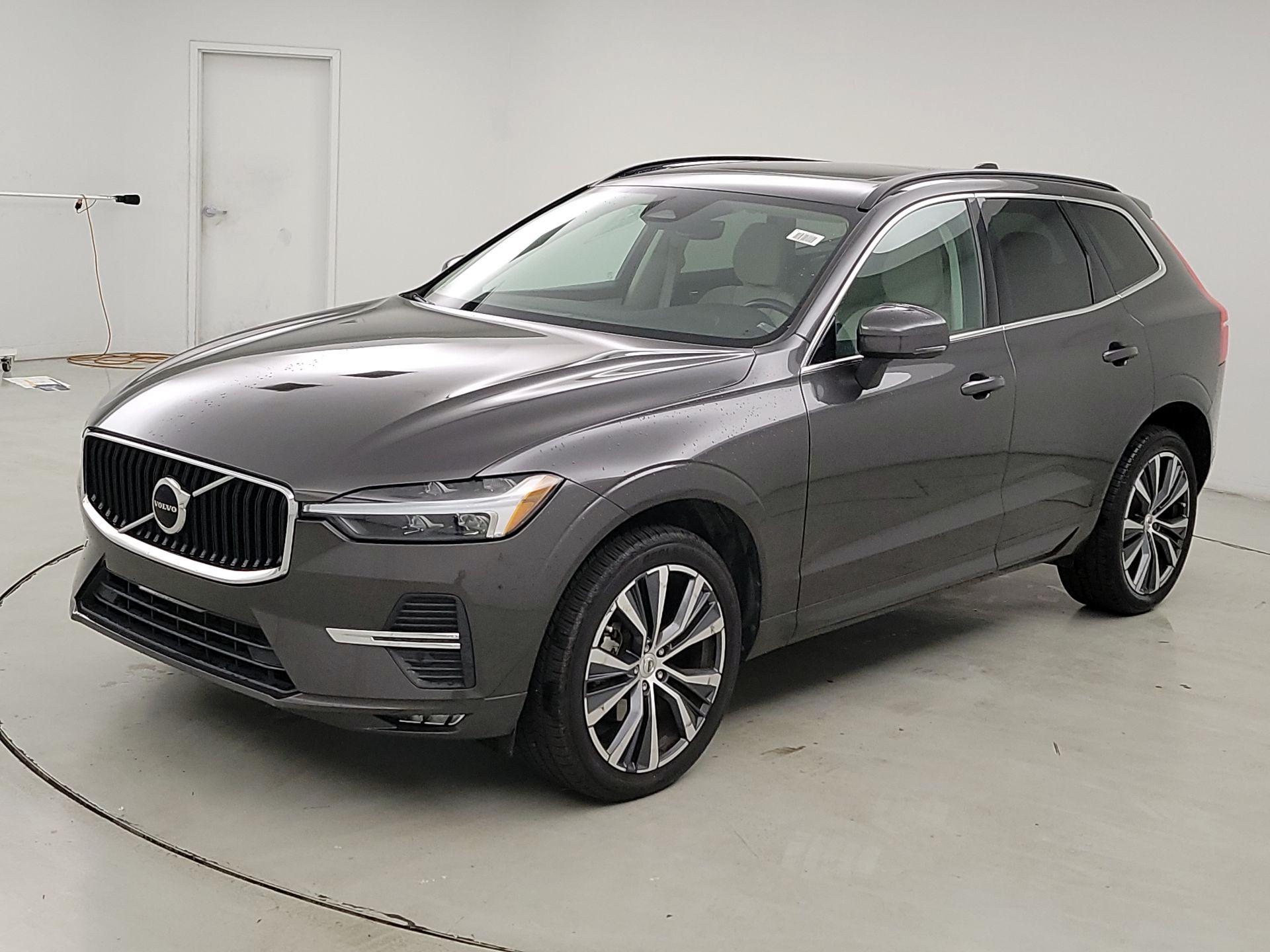 Thumbnail: 2022 Volvo XC60 - 3
