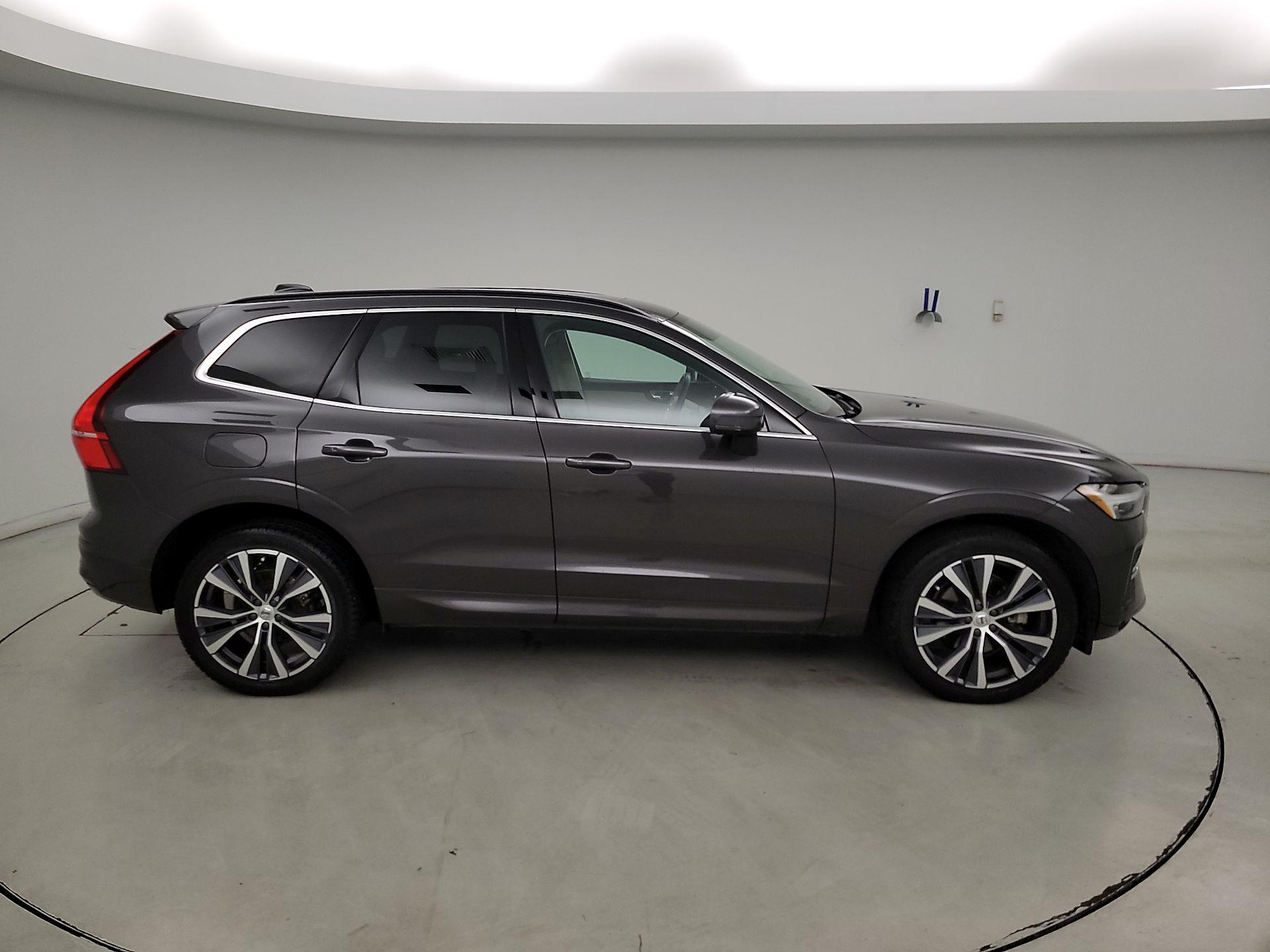 Thumbnail: 2022 Volvo XC60 - 4