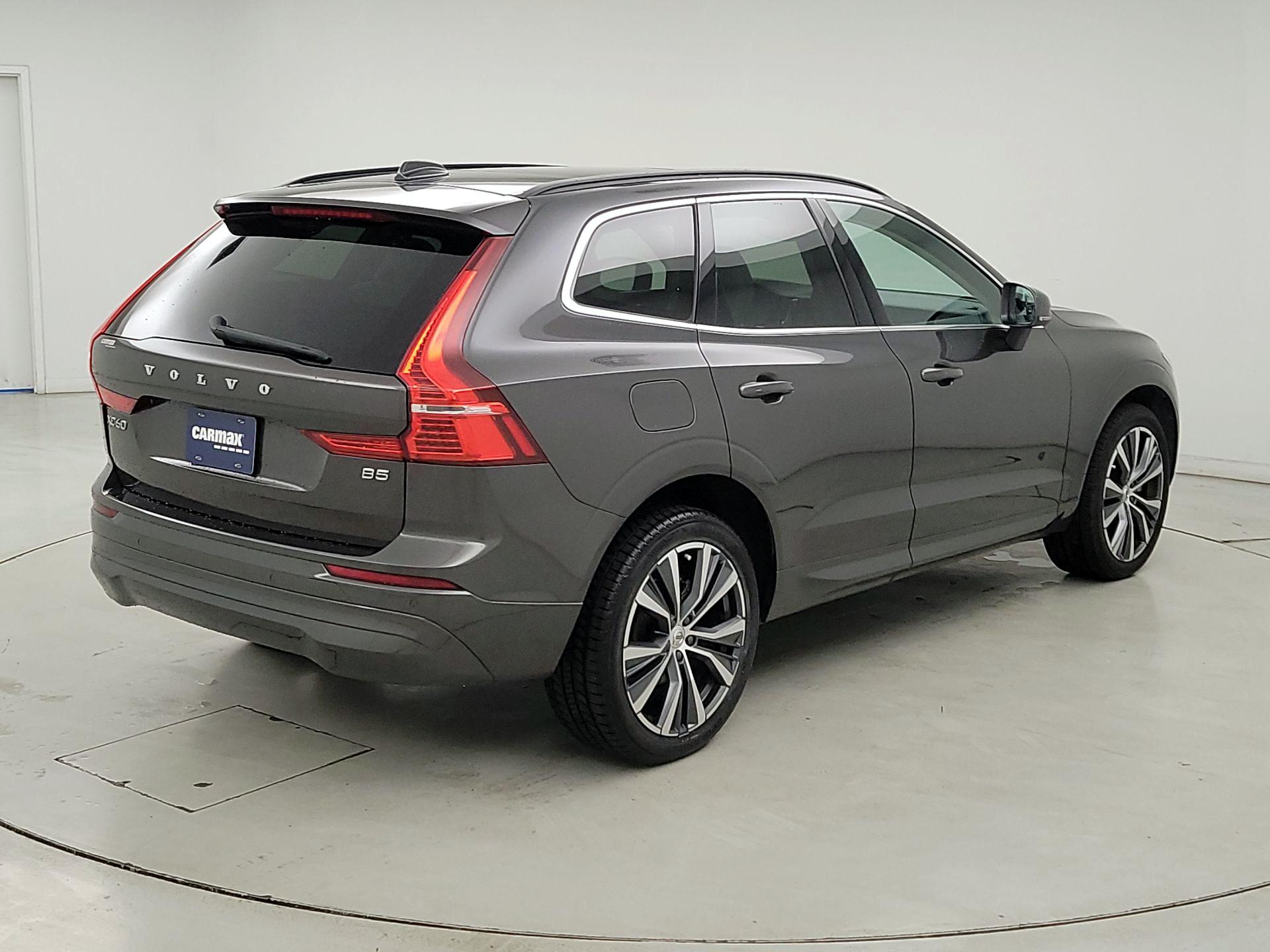 Thumbnail: 2022 Volvo XC60 - 5
