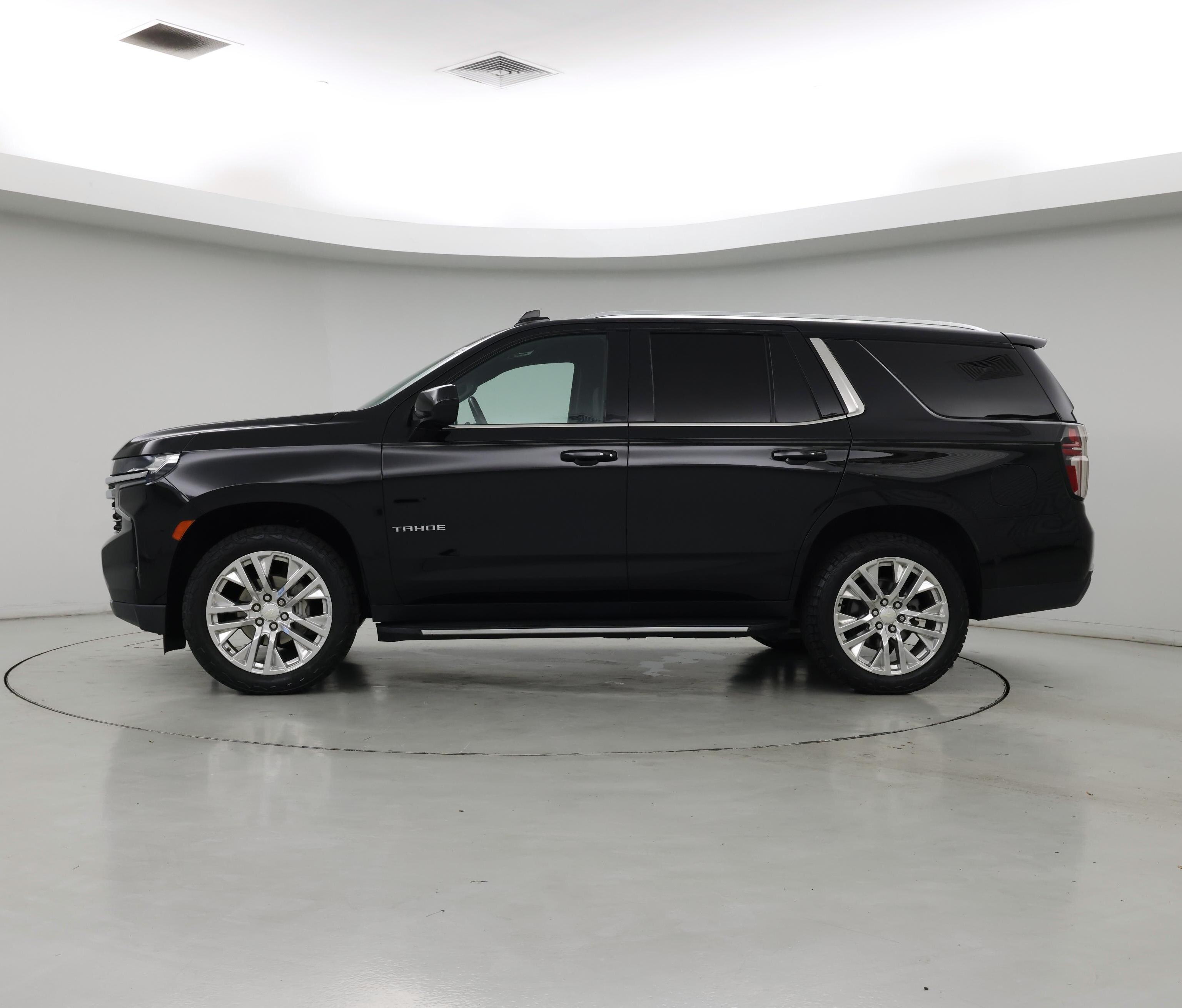 Thumbnail: 2021 Chevrolet Tahoe - 3