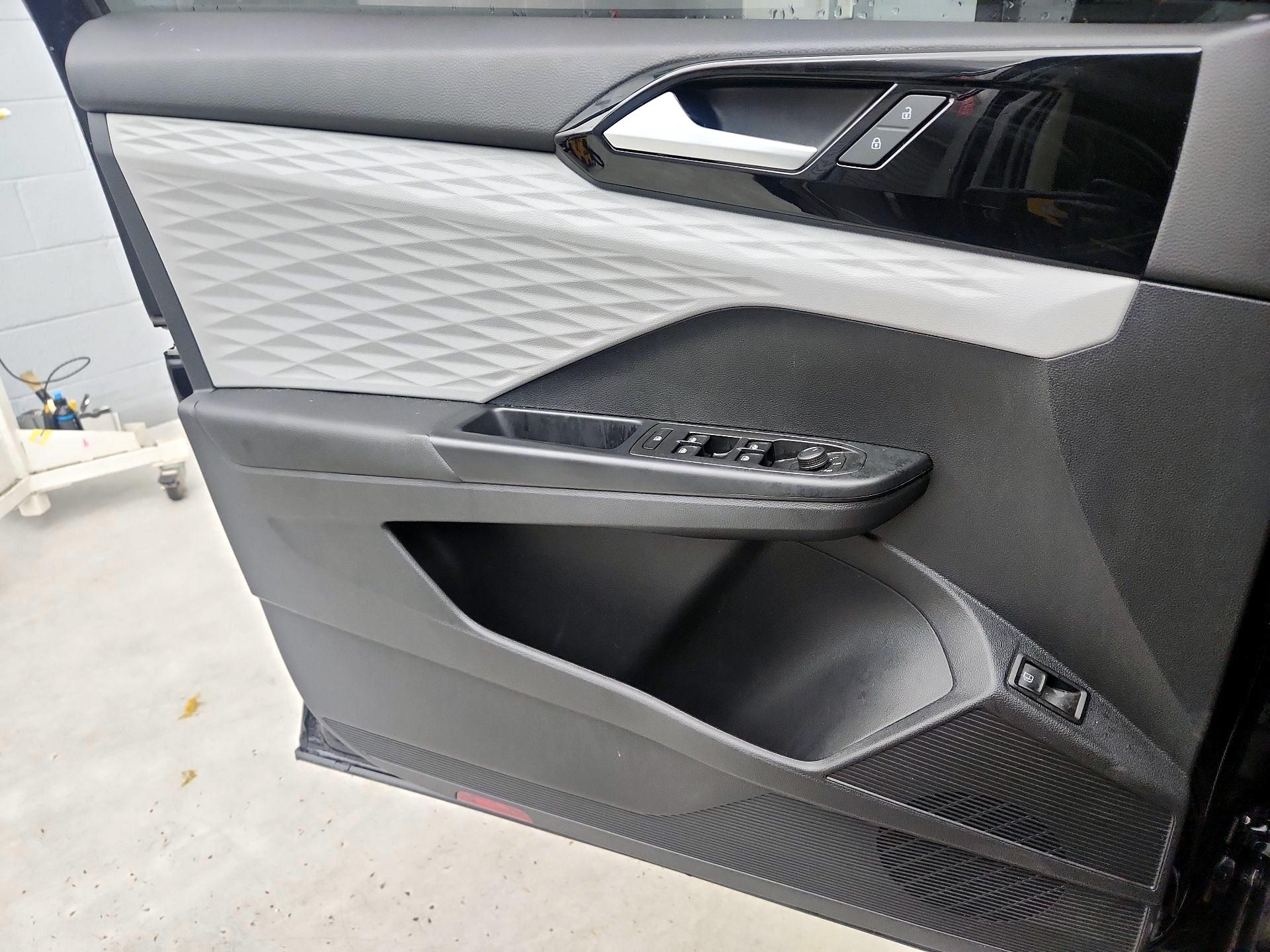 Thumbnail: 2023 Volkswagen Taos - 12