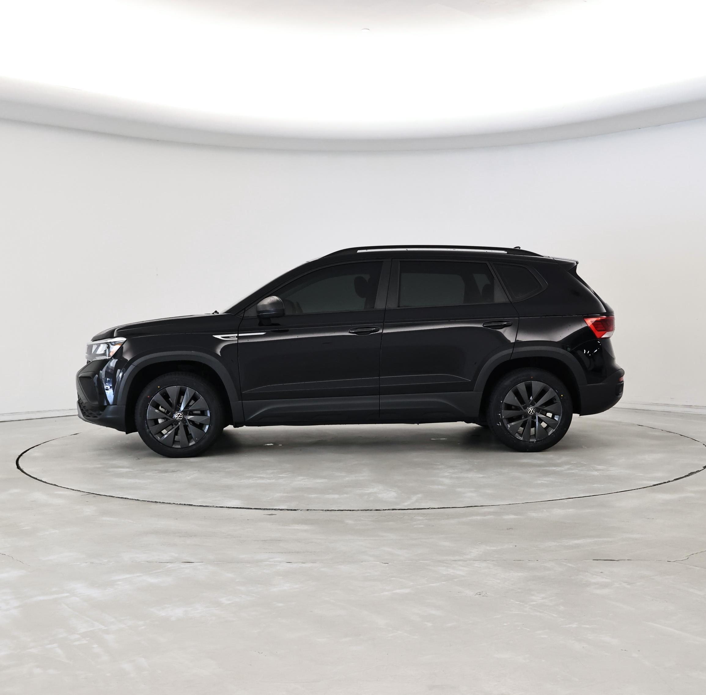Thumbnail: 2023 Volkswagen Taos - 3