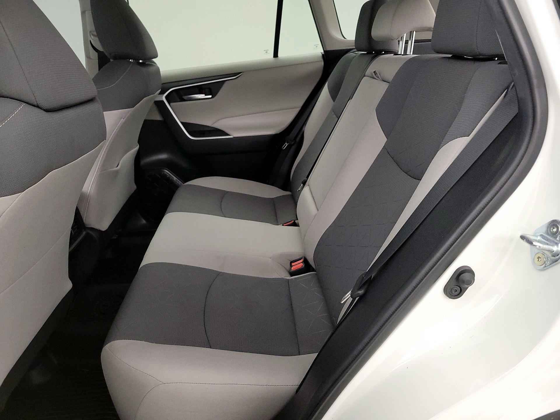 Thumbnail: 2021 Toyota RAV4 - 18