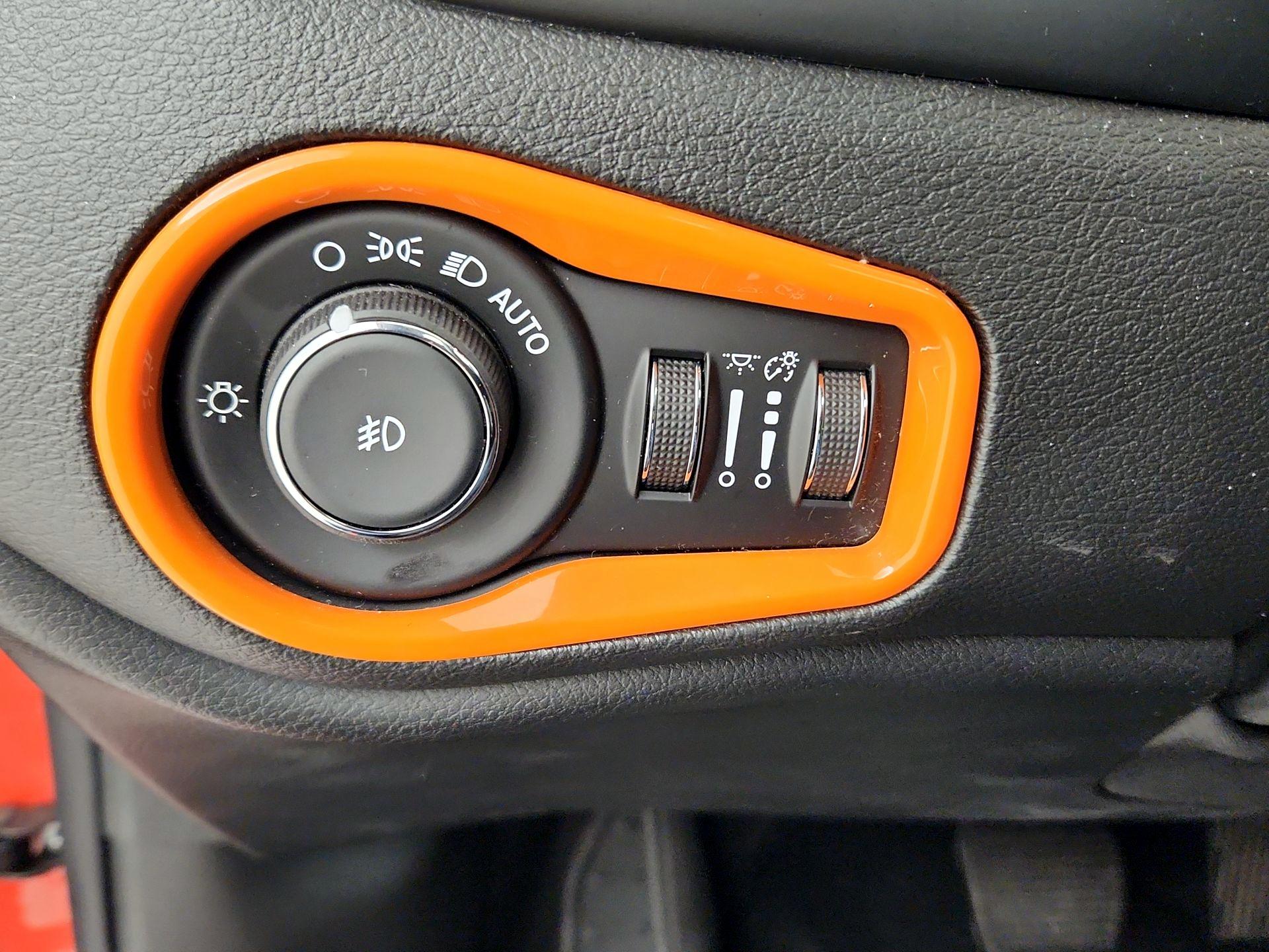 Thumbnail: 2016 Jeep Renegade - 13
