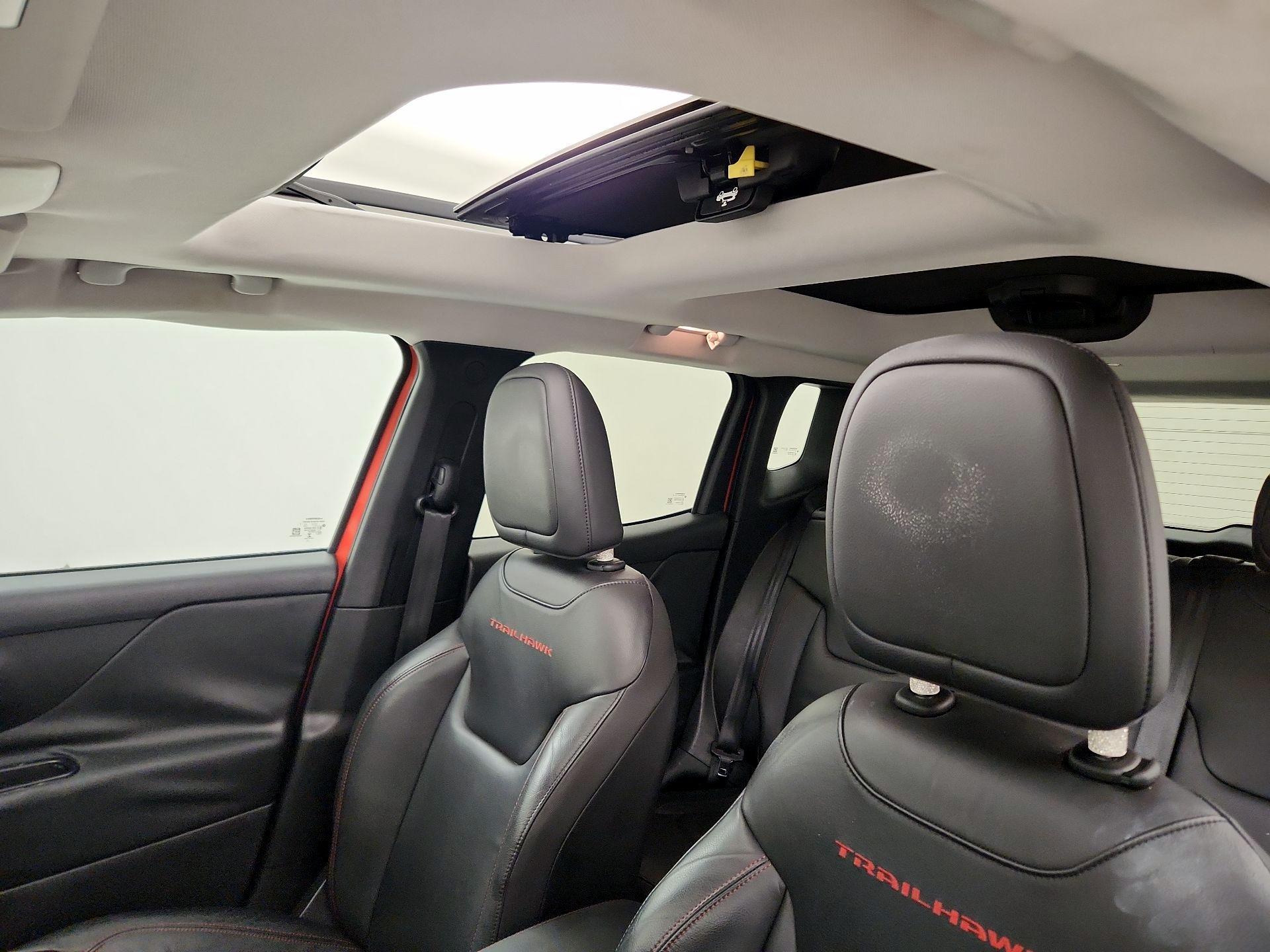 Thumbnail: 2016 Jeep Renegade - 20