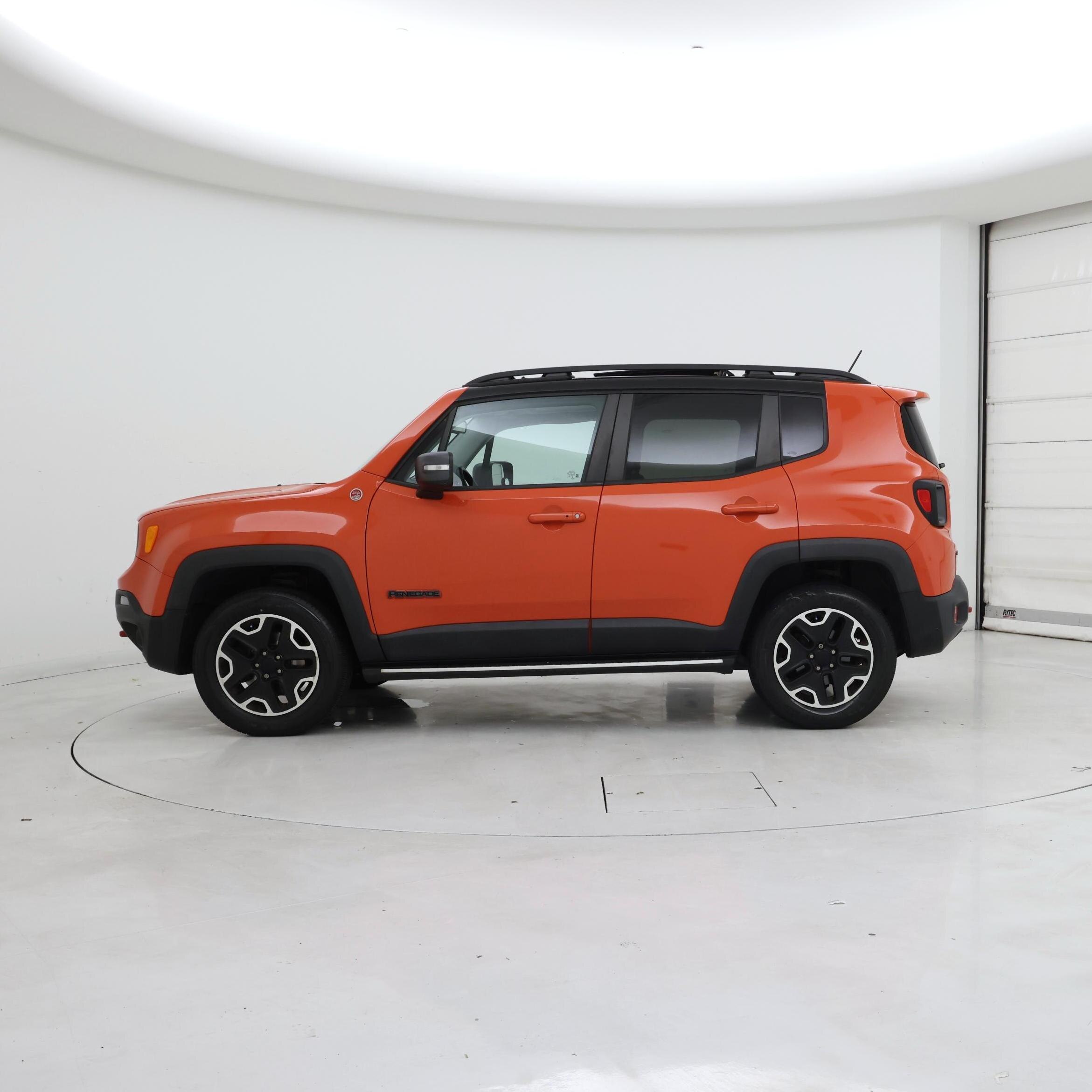 Thumbnail: 2016 Jeep Renegade - 3