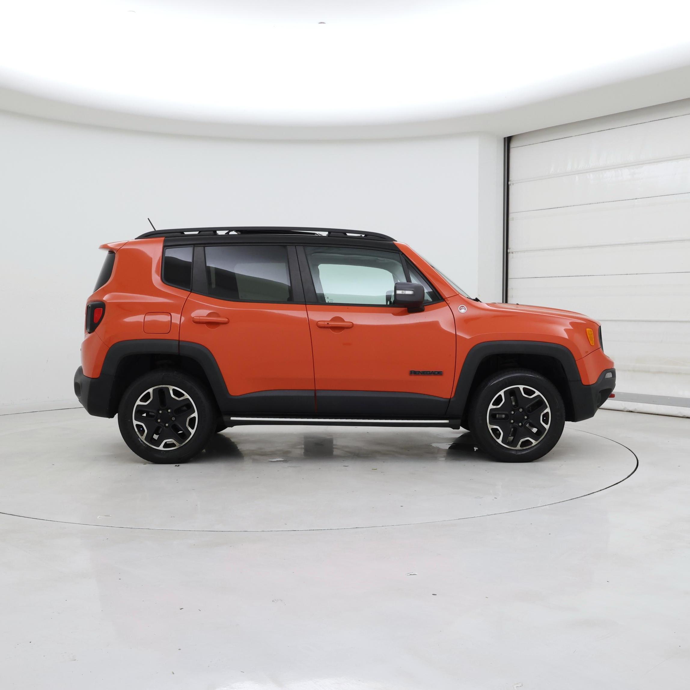 Thumbnail: 2016 Jeep Renegade - 7