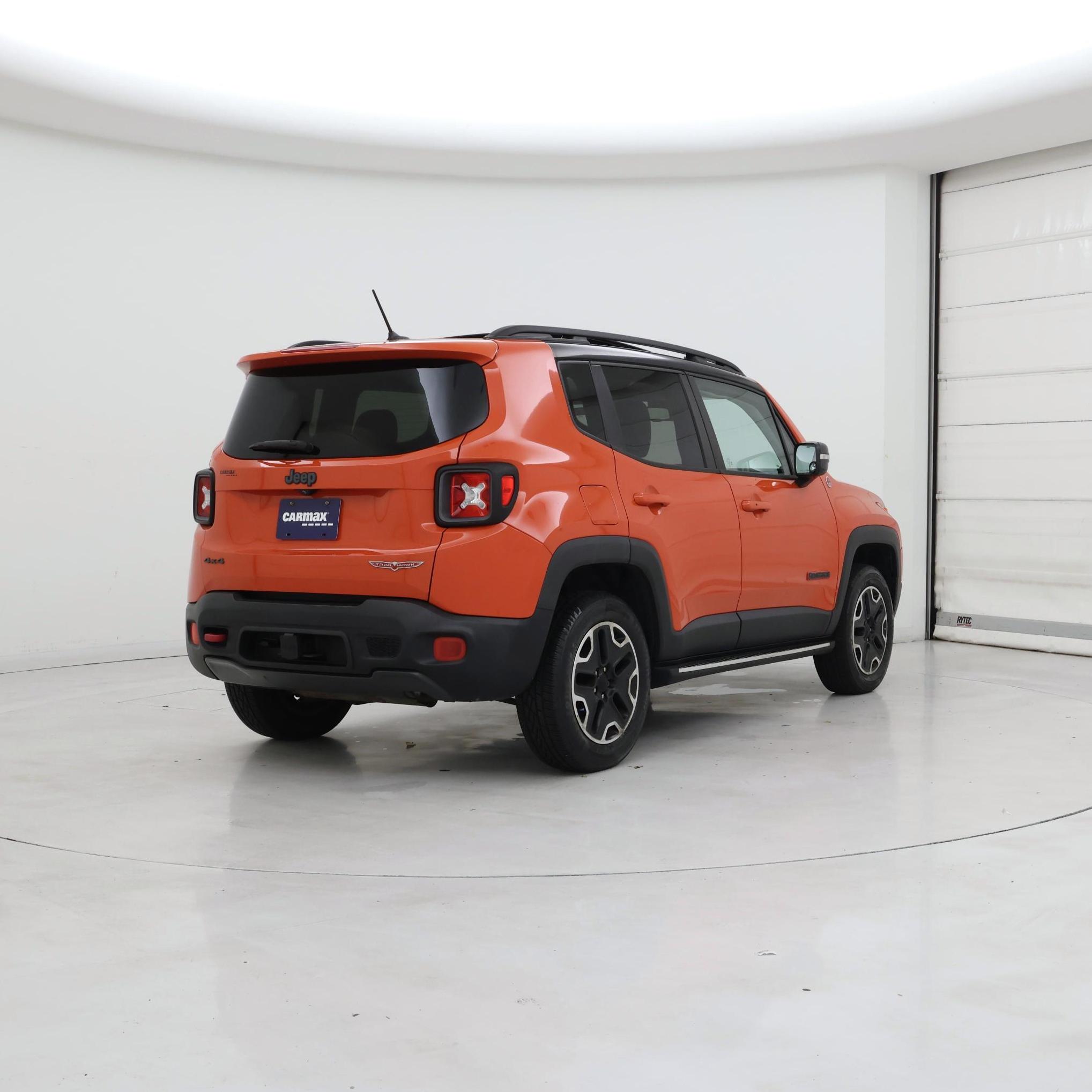 Thumbnail: 2016 Jeep Renegade - 8