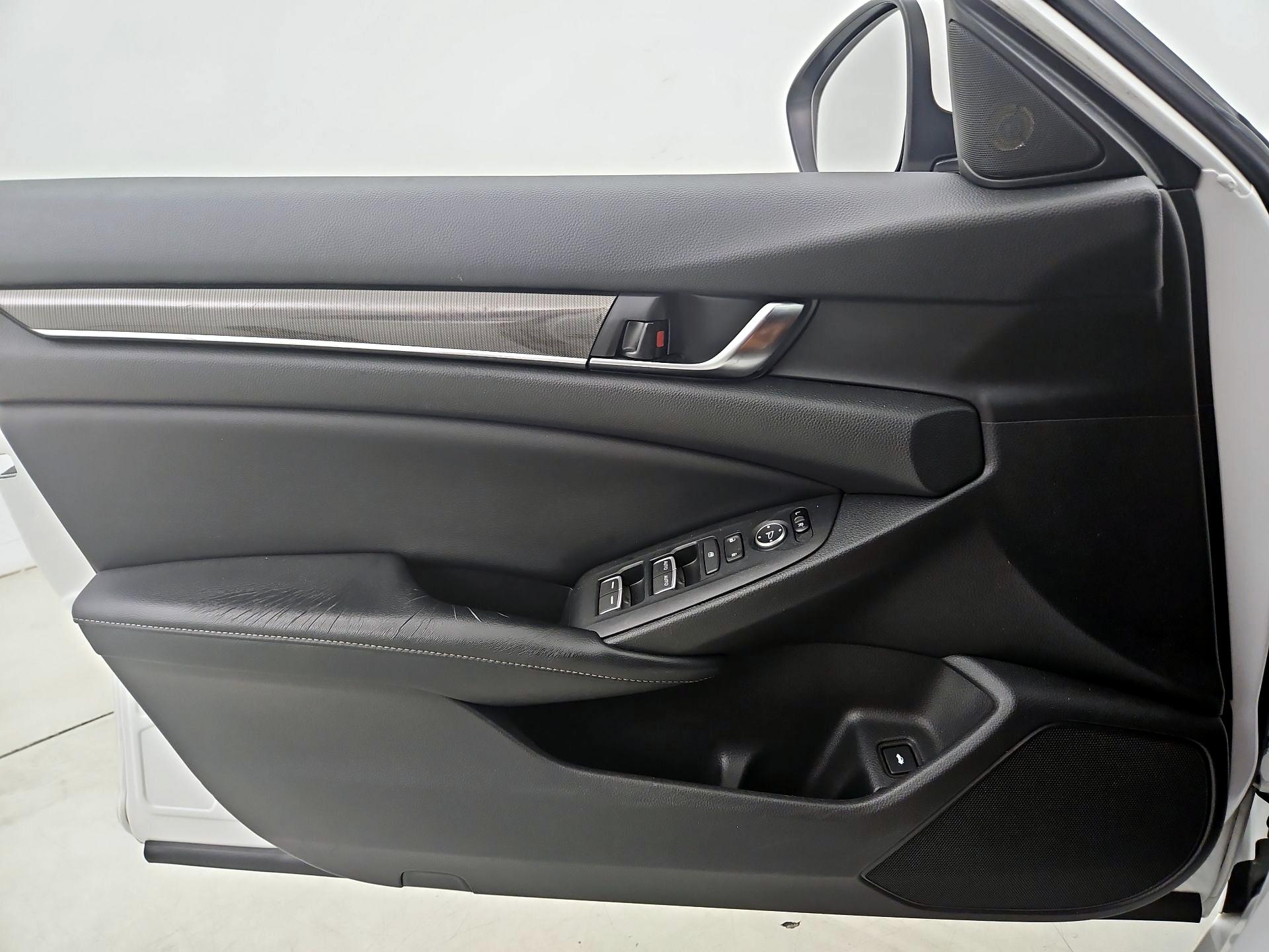 Thumbnail: 2018 Honda Accord - 12