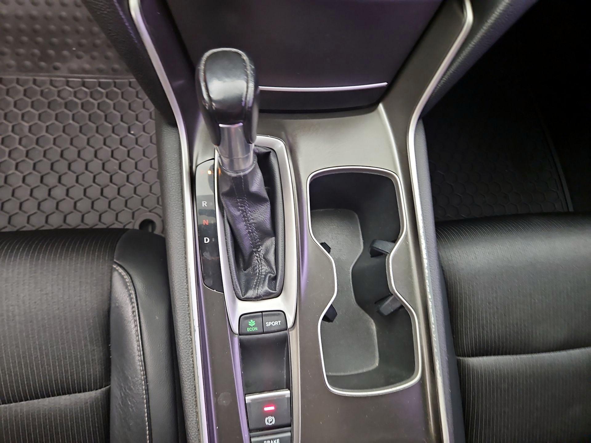 Thumbnail: 2018 Honda Accord - 17