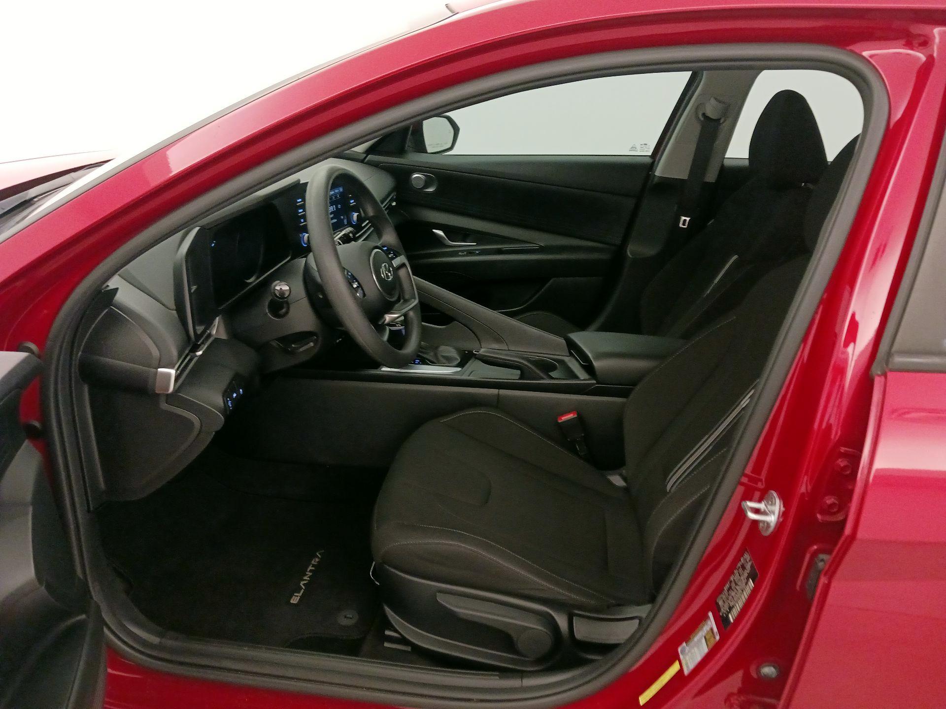 Thumbnail: 2022 Hyundai Elantra - 11