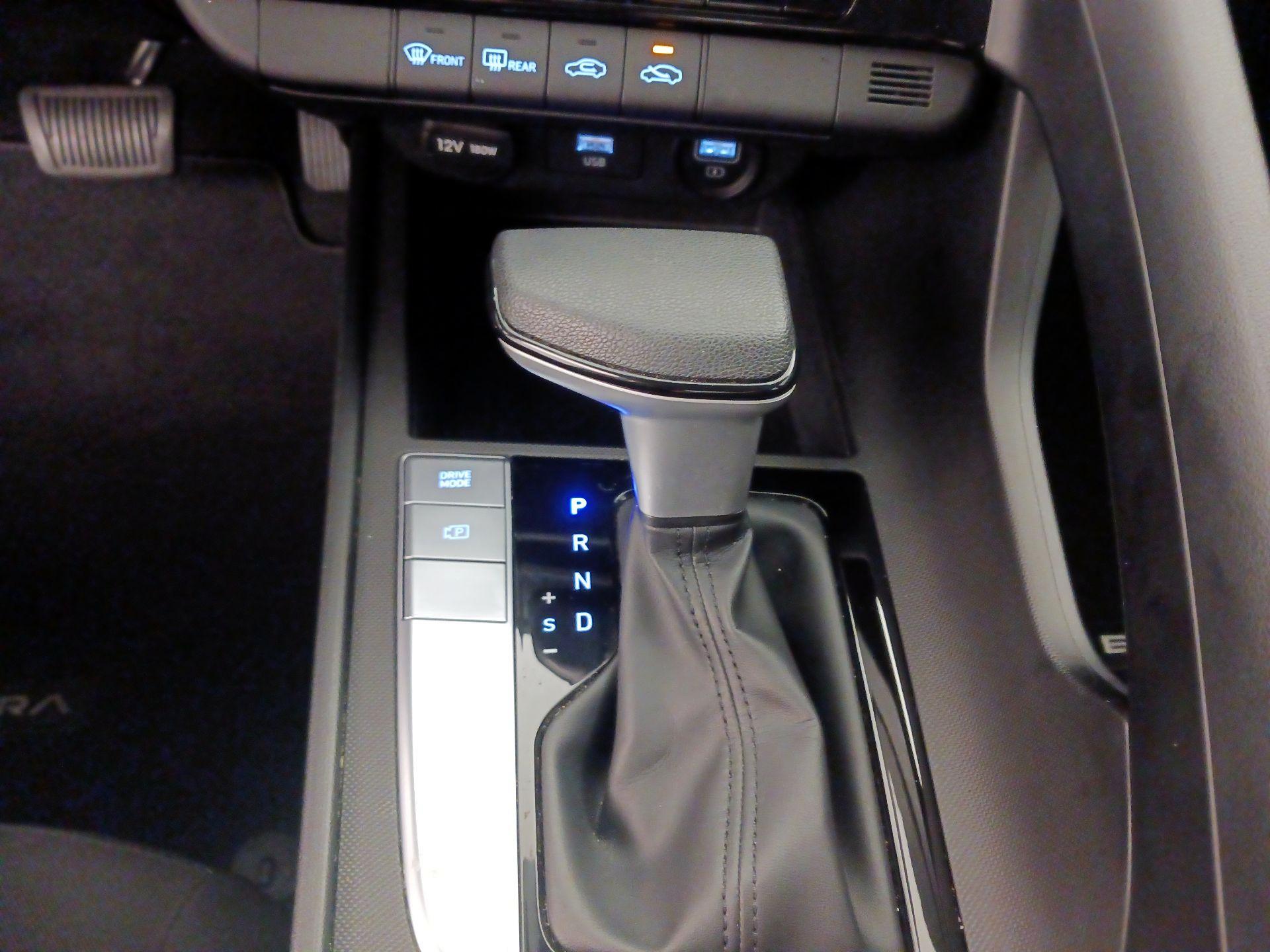 Thumbnail: 2022 Hyundai Elantra - 17