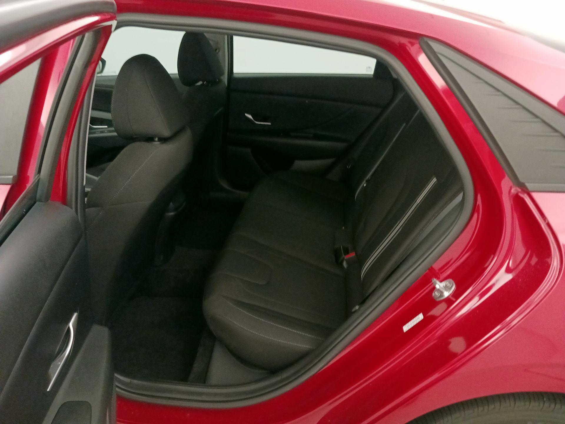 Thumbnail: 2022 Hyundai Elantra - 19