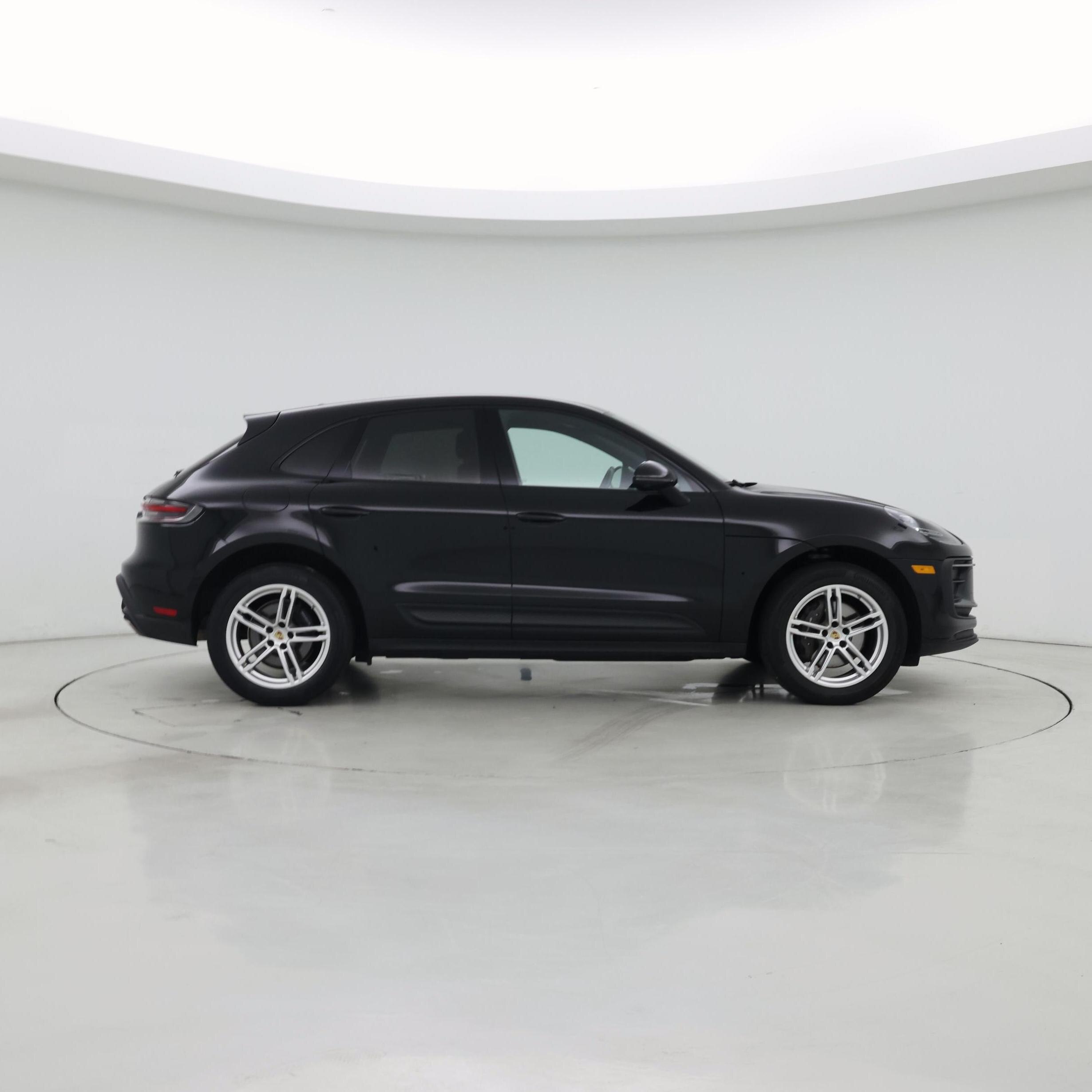 Thumbnail: 2023 Porsche Macan - 7