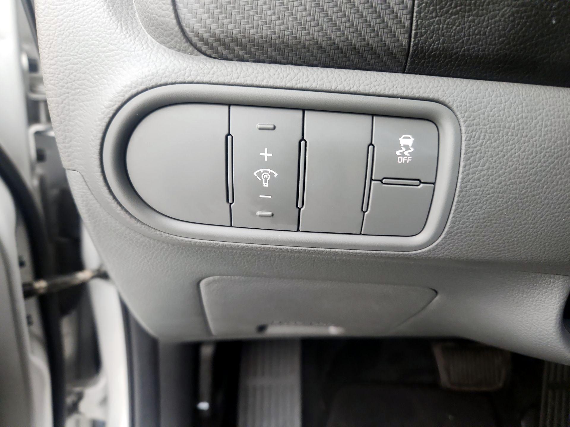 Thumbnail: 2017 Kia Forte - 11