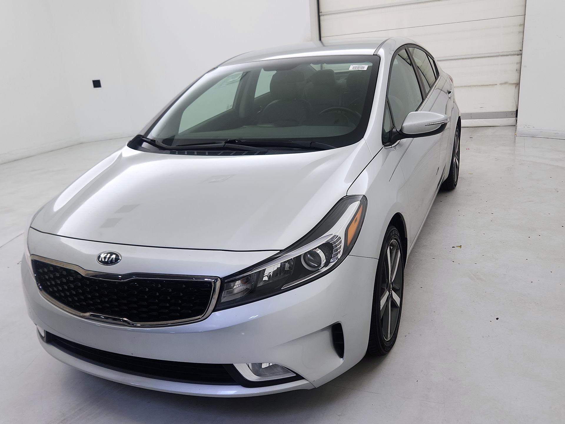 Thumbnail: 2017 Kia Forte - 3