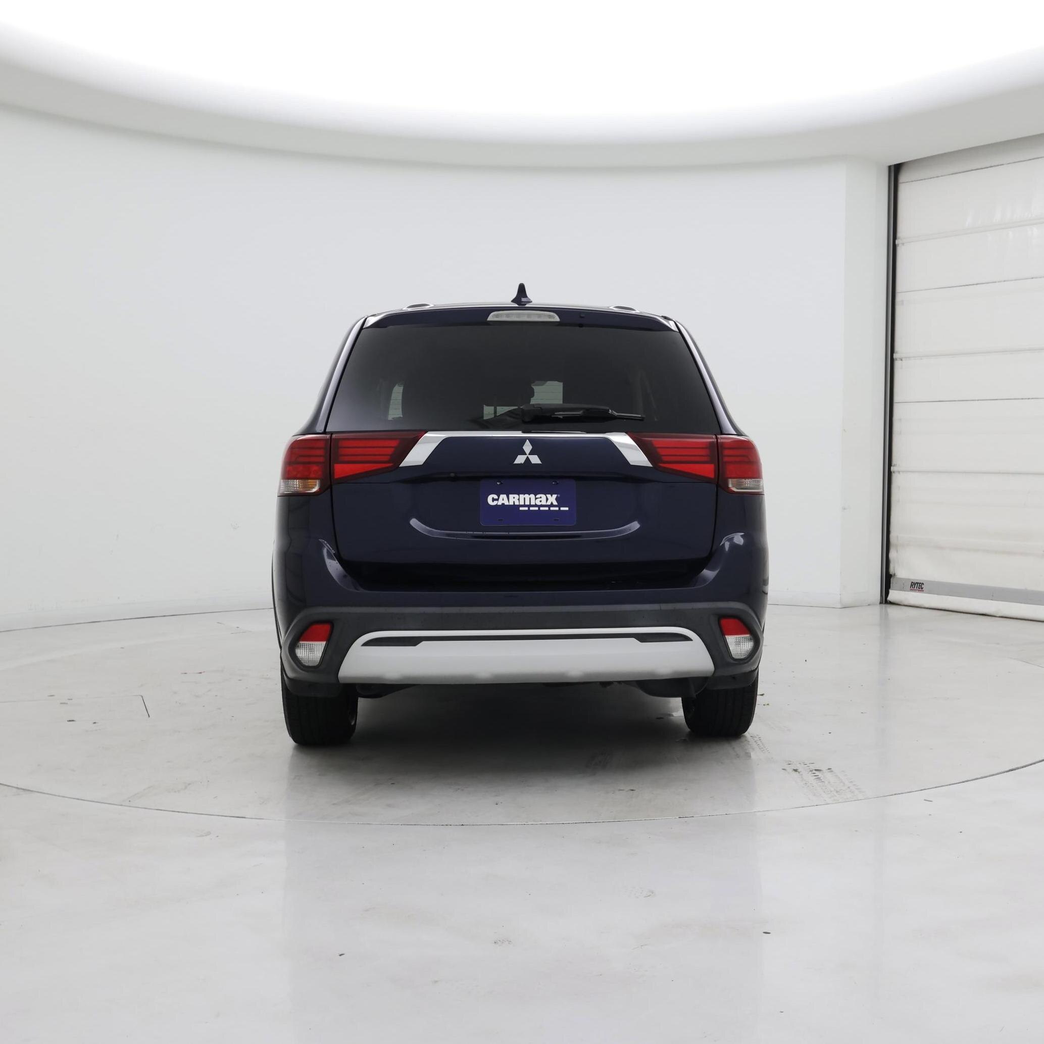 Thumbnail: 2020 Mitsubishi Outlander - 6