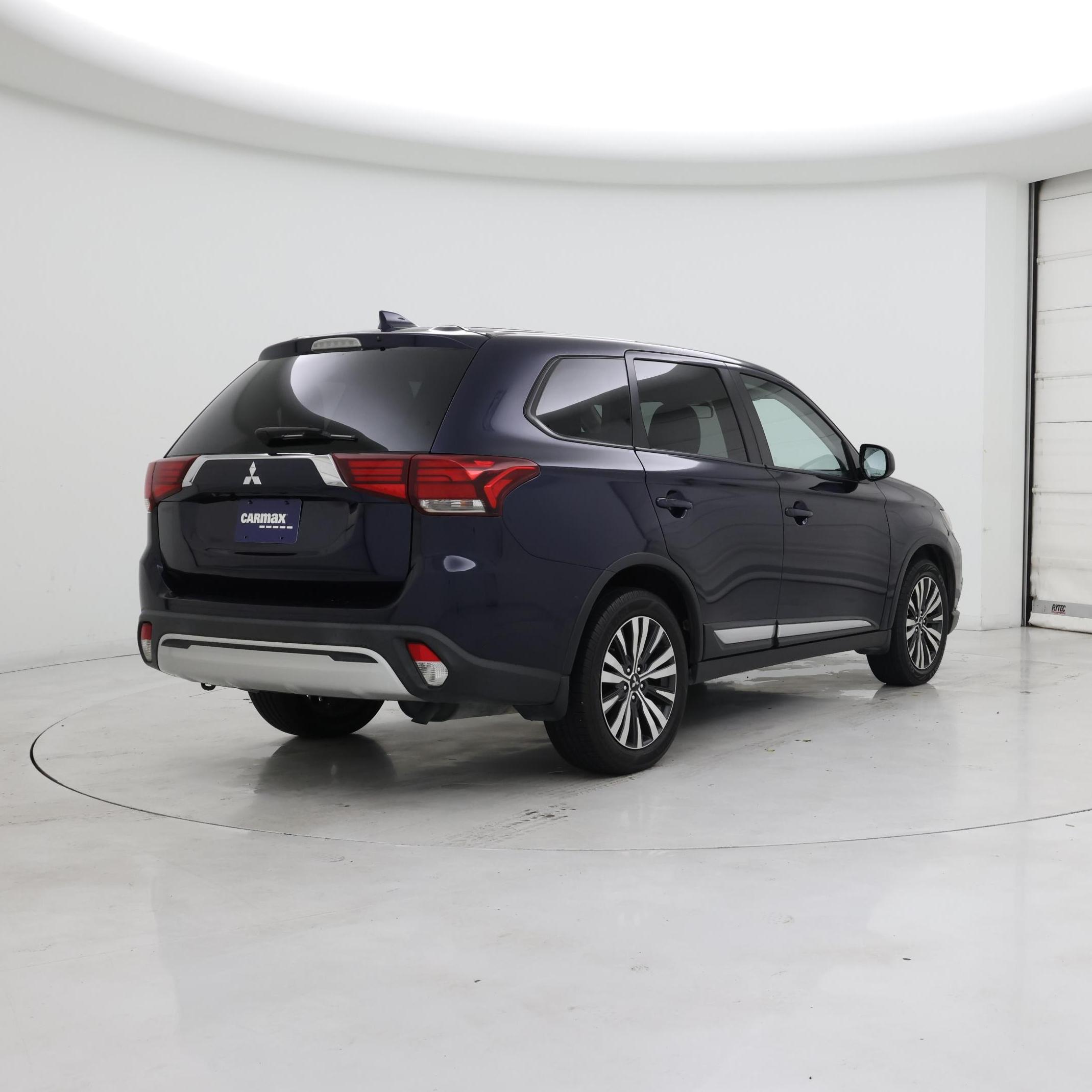 Thumbnail: 2020 Mitsubishi Outlander - 8