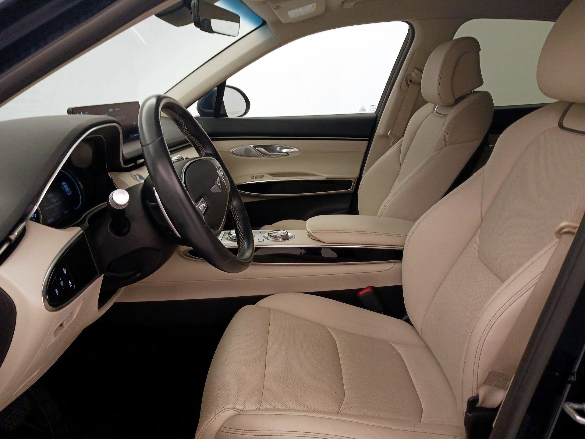 Thumbnail: 2022 Genesis GV70 - 11