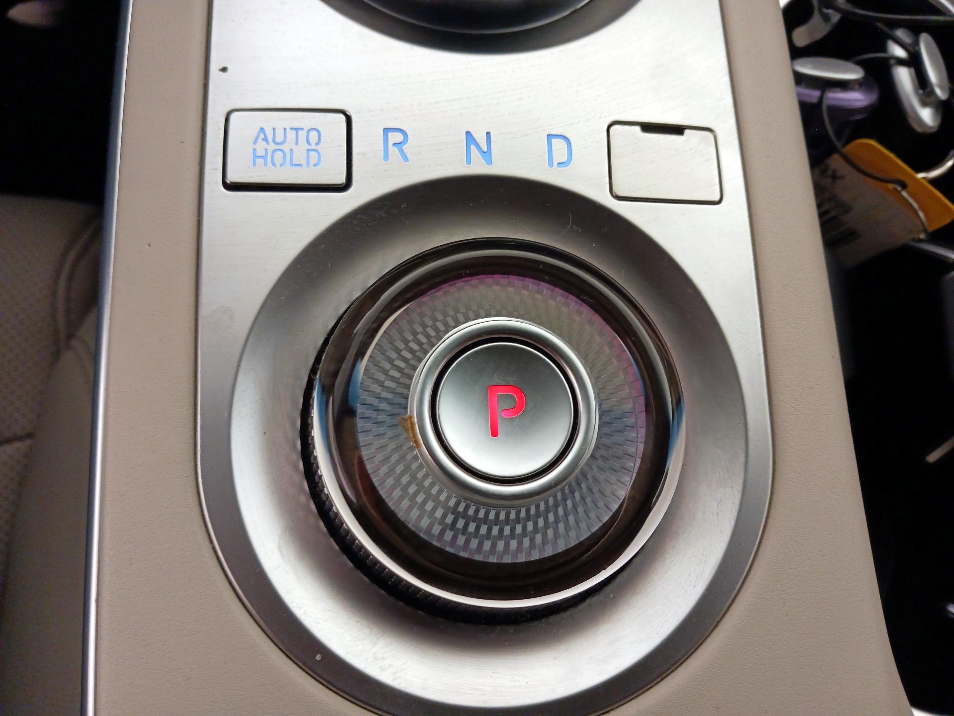 Thumbnail: 2022 Genesis GV70 - 18