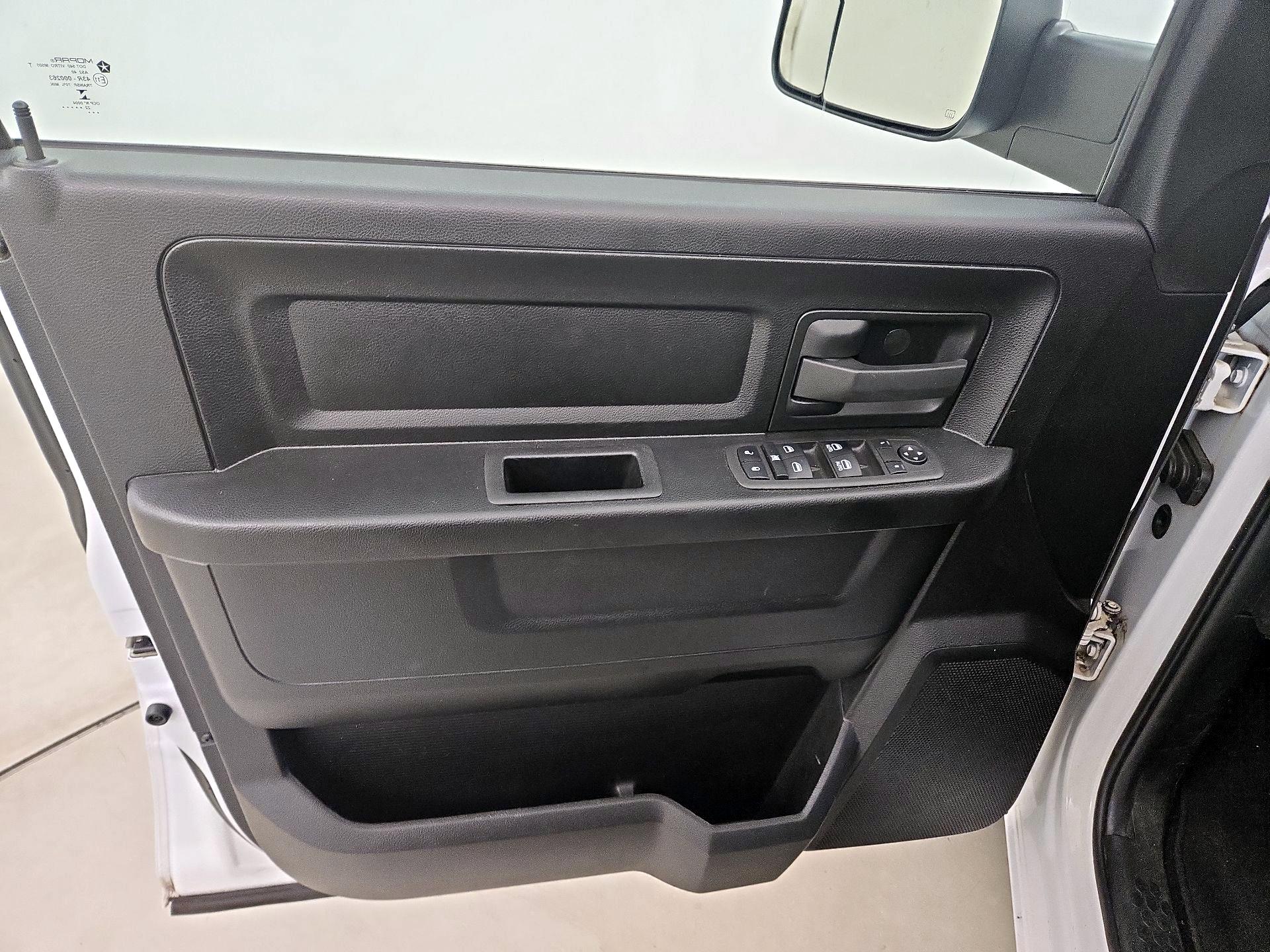 Thumbnail: 2022 RAM 1500 Classic - 12