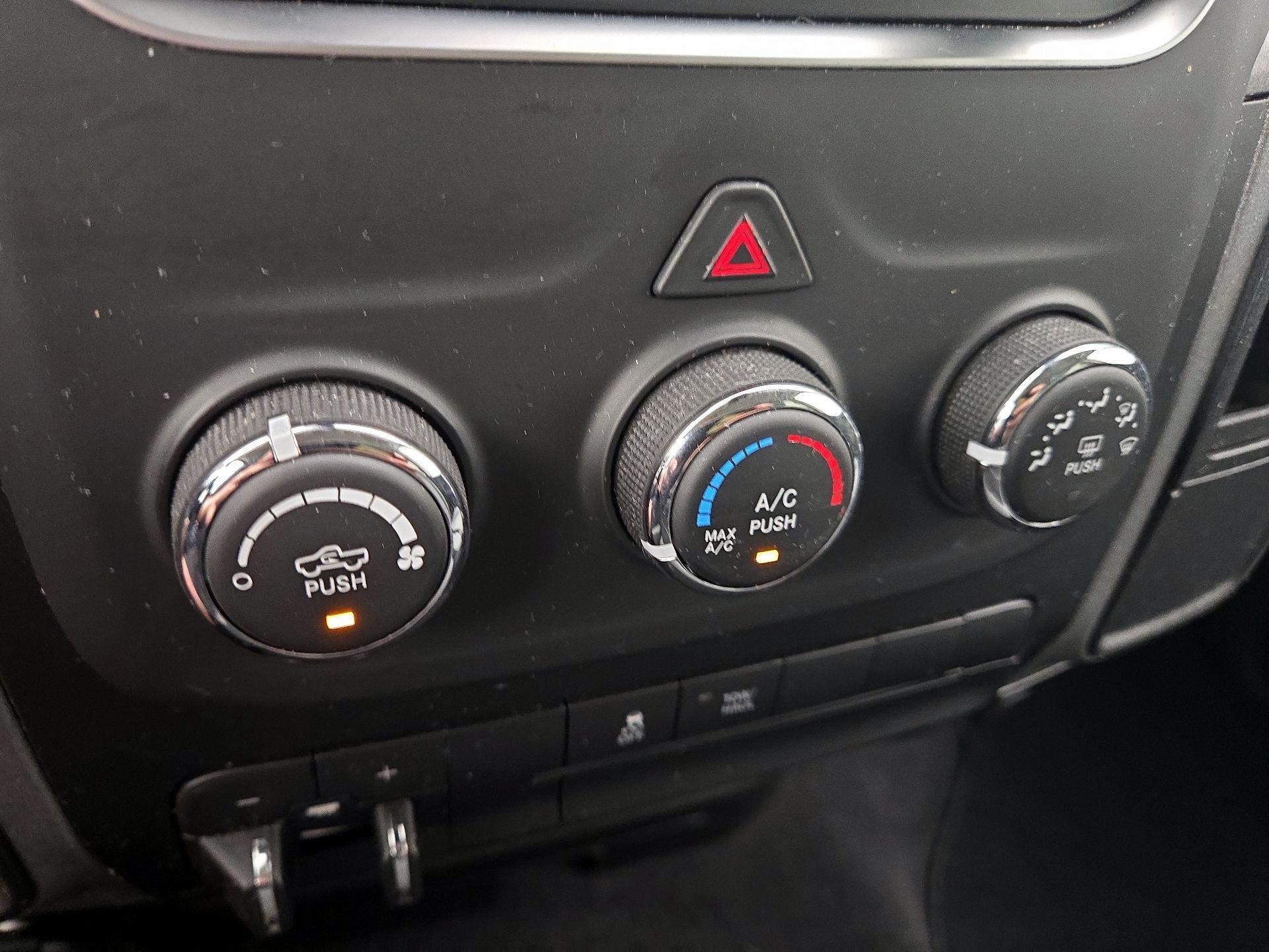 Thumbnail: 2022 RAM 1500 Classic - 16