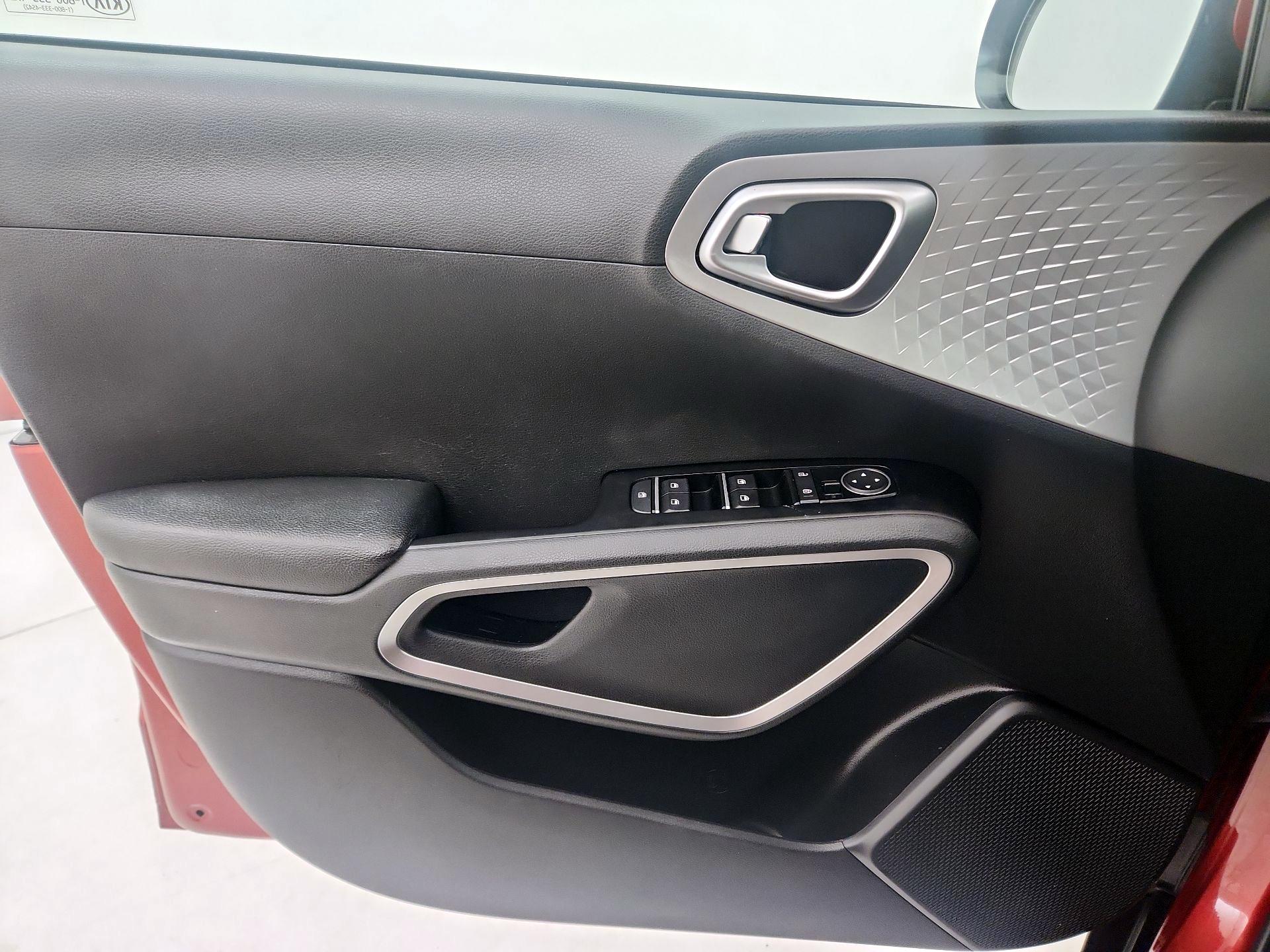 Thumbnail: 2020 Kia Soul - 12