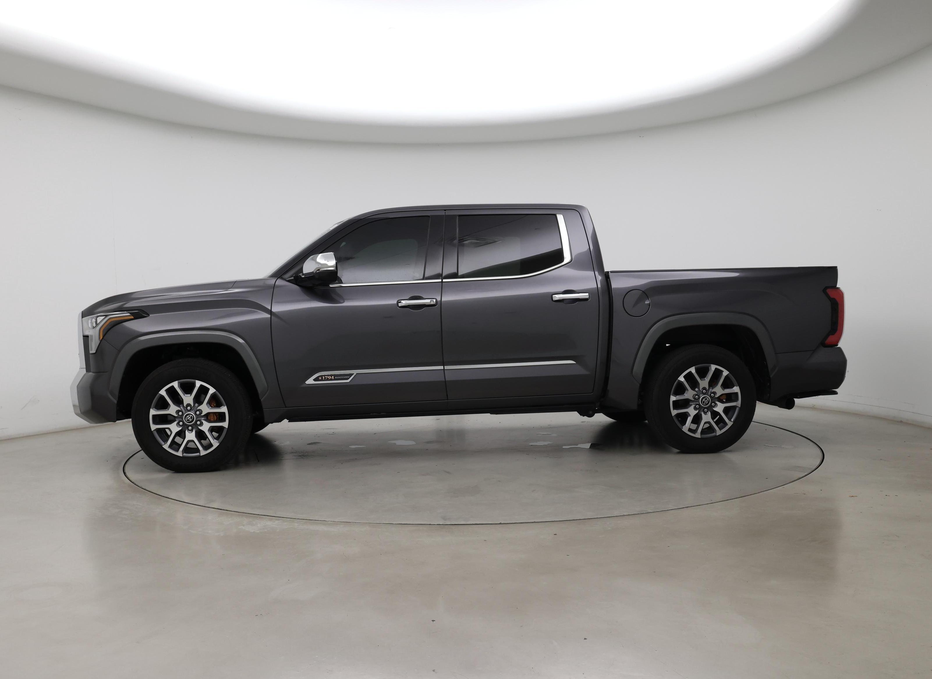 Thumbnail: 2022 Toyota Tundra - 3