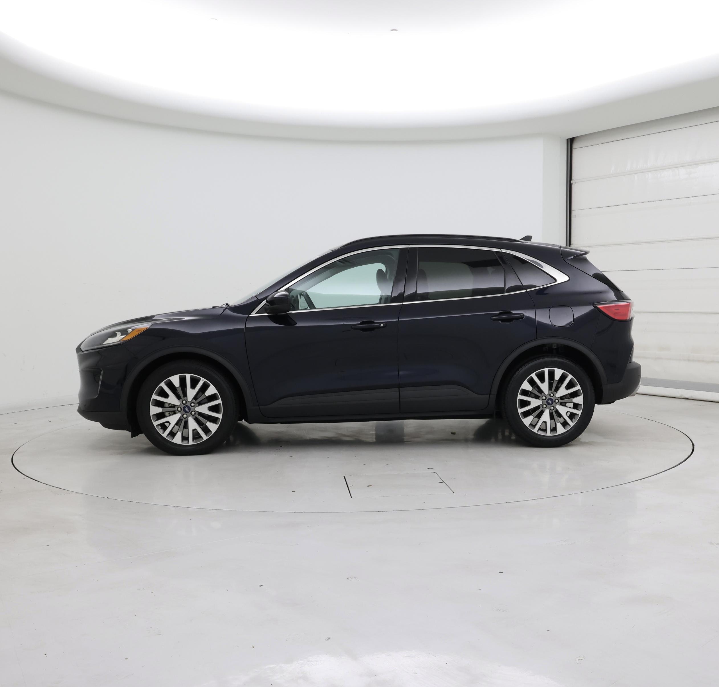 Thumbnail: 2021 Ford Escape - 3