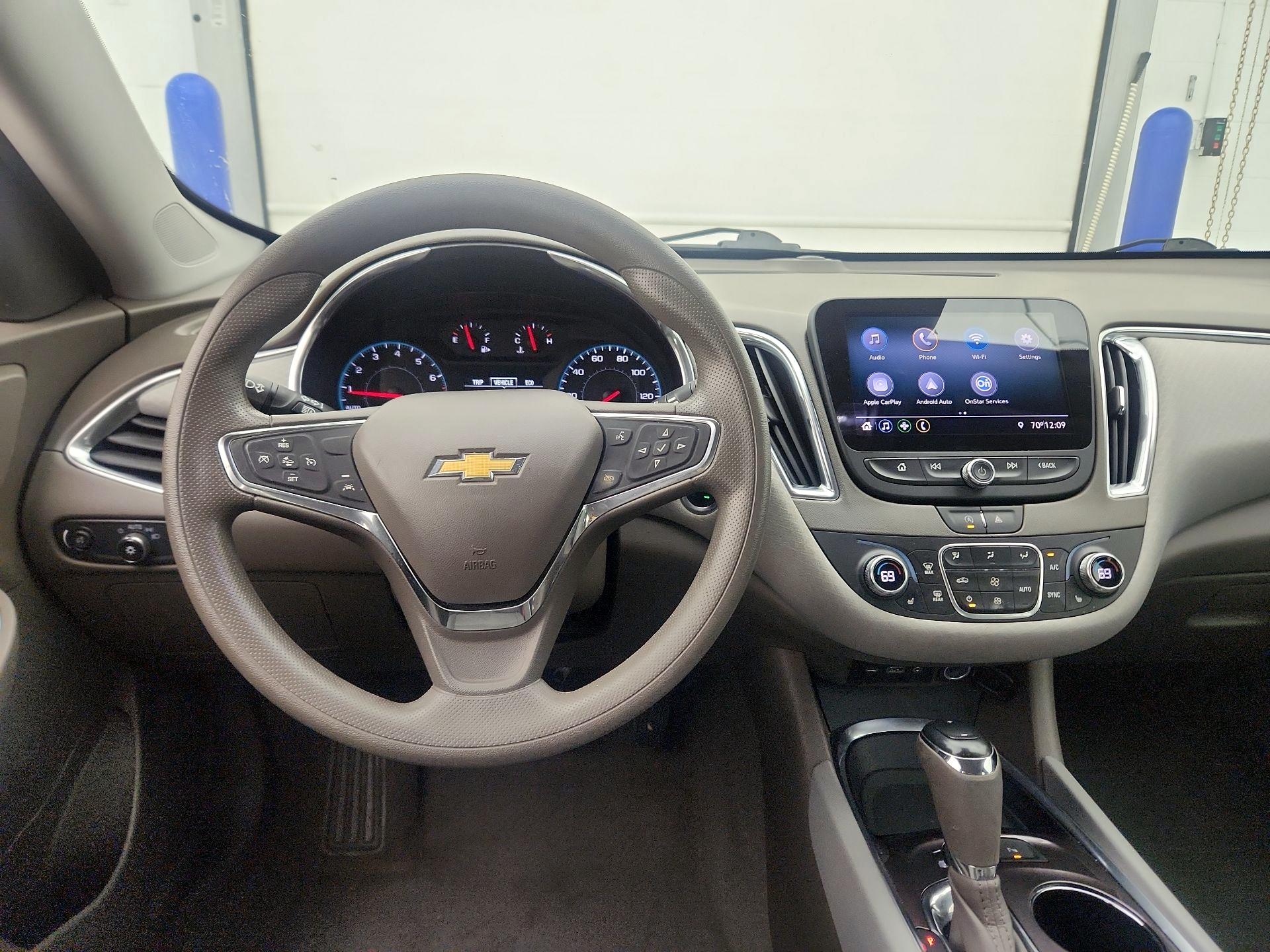 Thumbnail: 2020 Chevrolet Malibu - 10