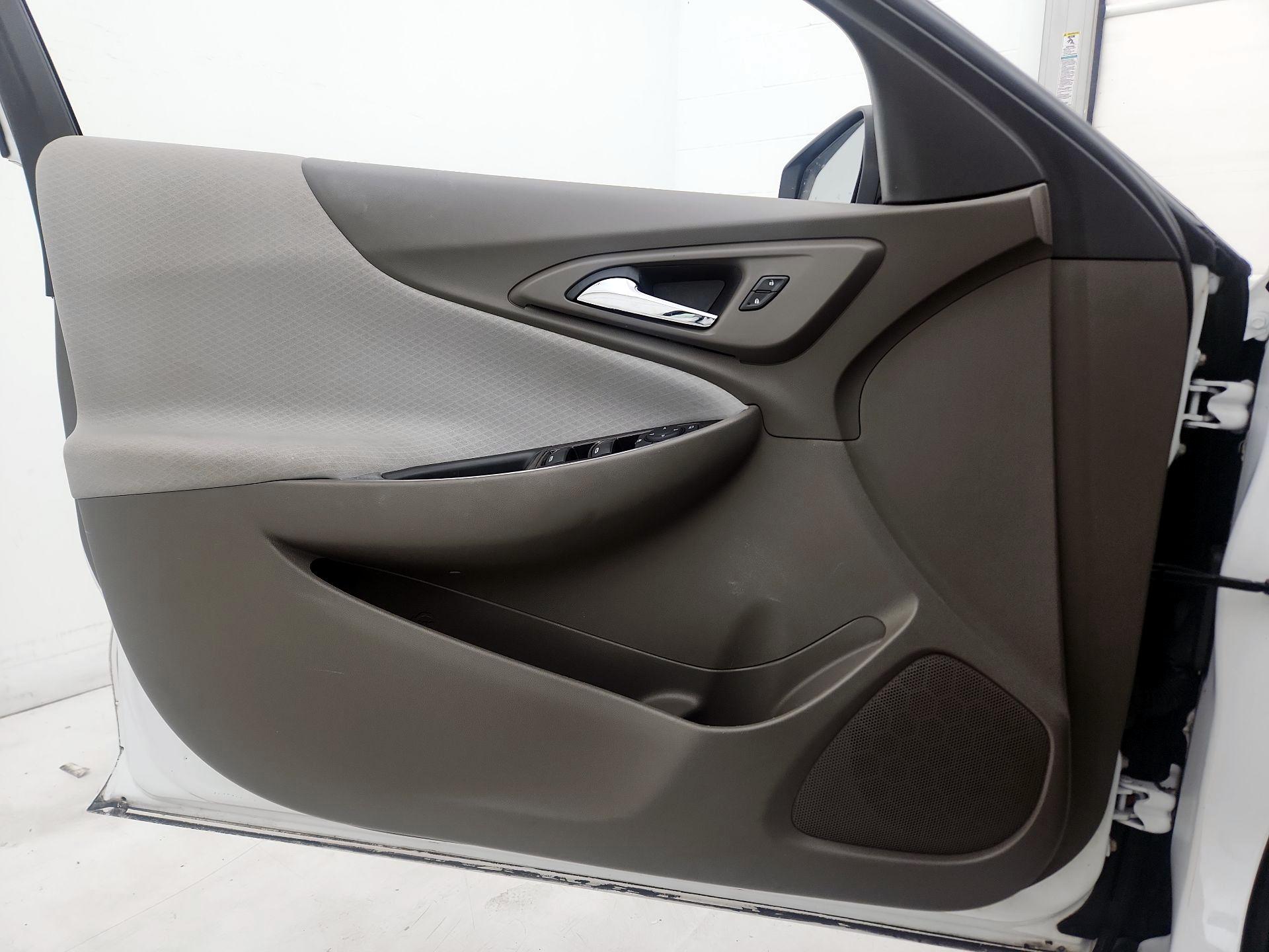Thumbnail: 2020 Chevrolet Malibu - 12