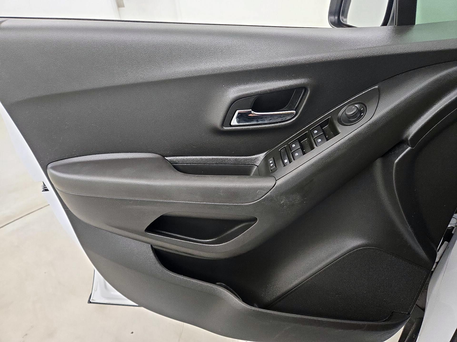 Thumbnail: 2020 Chevrolet Trax - 12