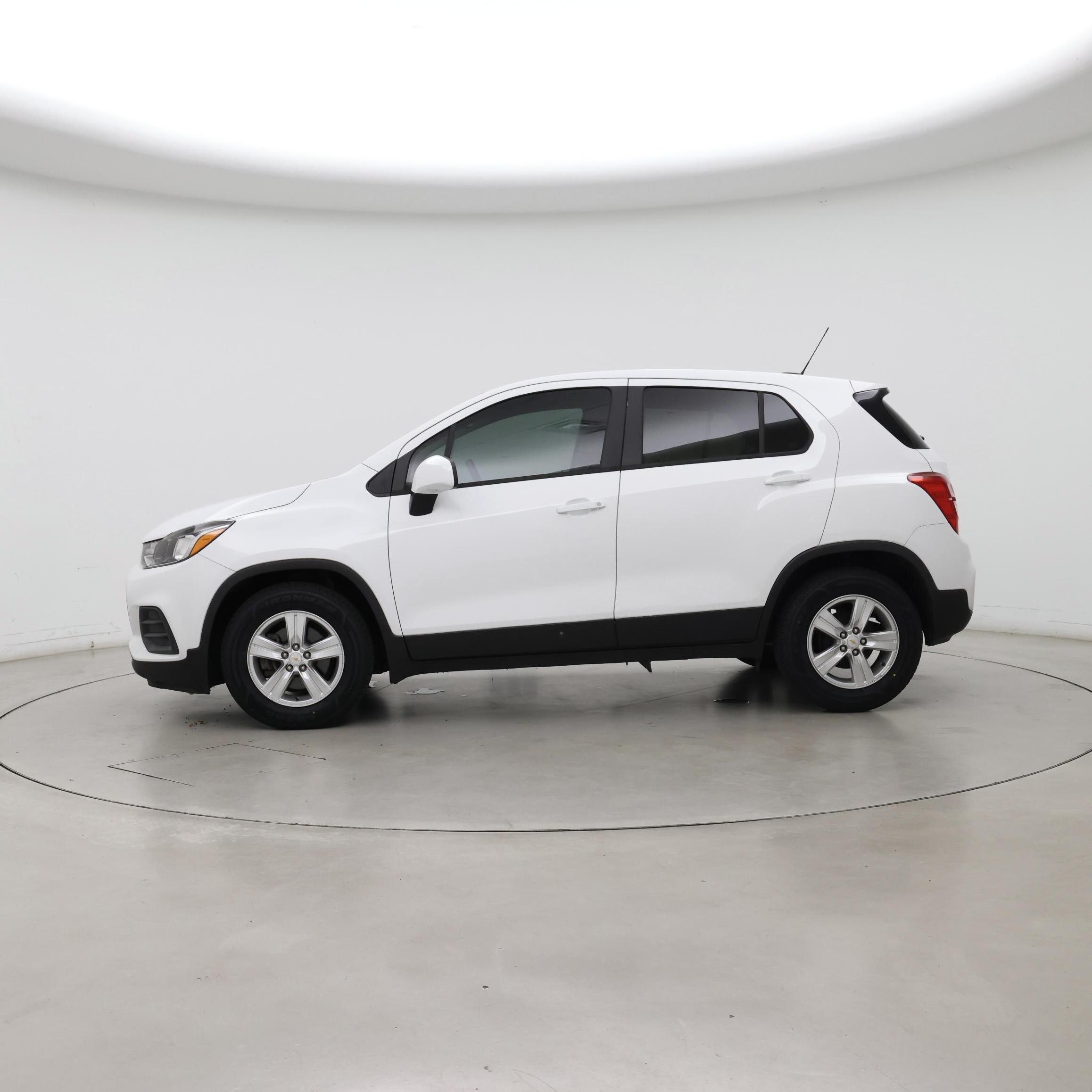 Thumbnail: 2020 Chevrolet Trax - 3