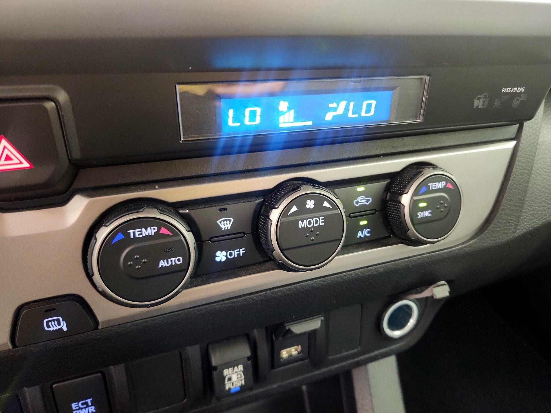 Thumbnail: 2022 Toyota Tacoma - 16