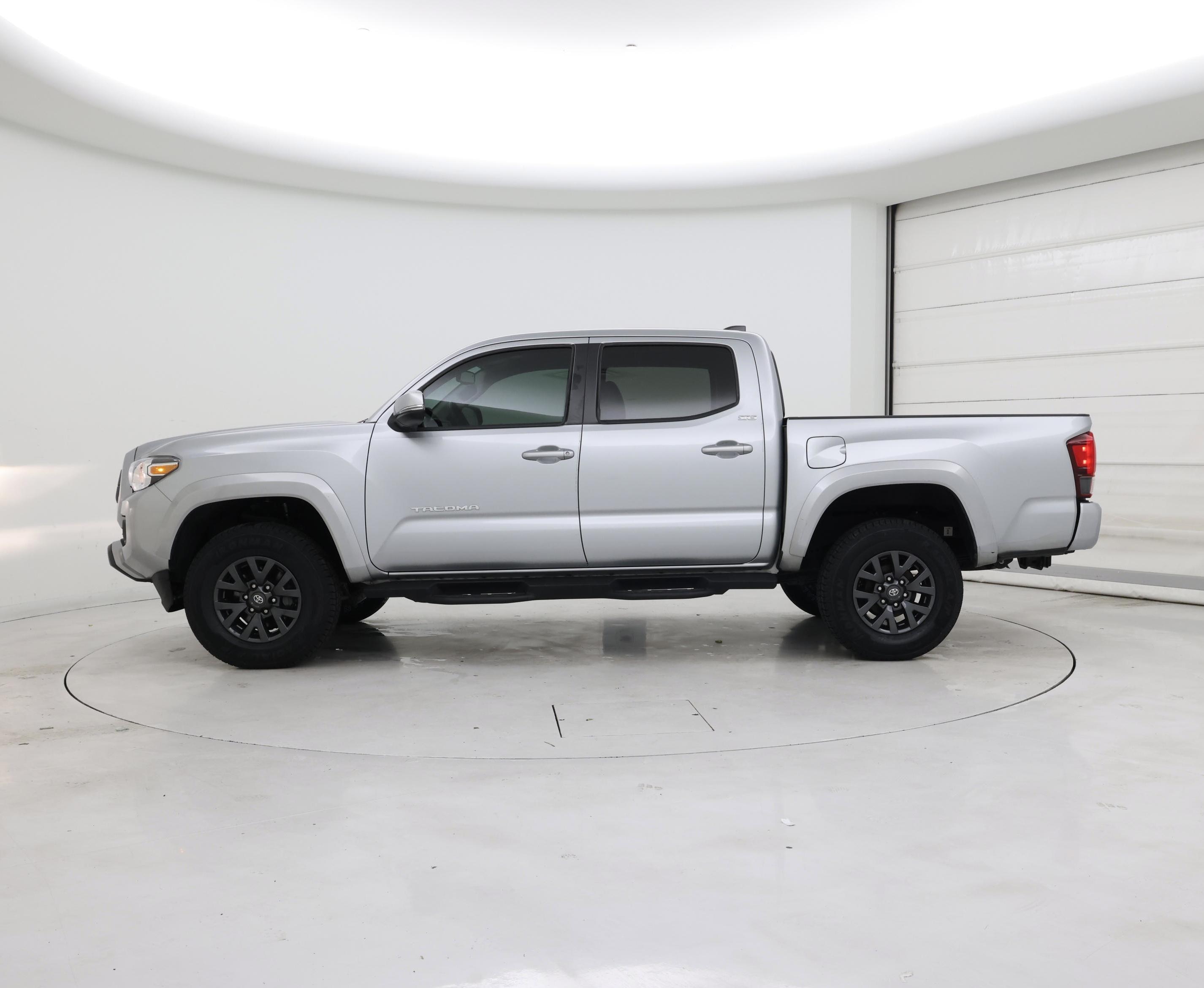 Thumbnail: 2022 Toyota Tacoma - 3