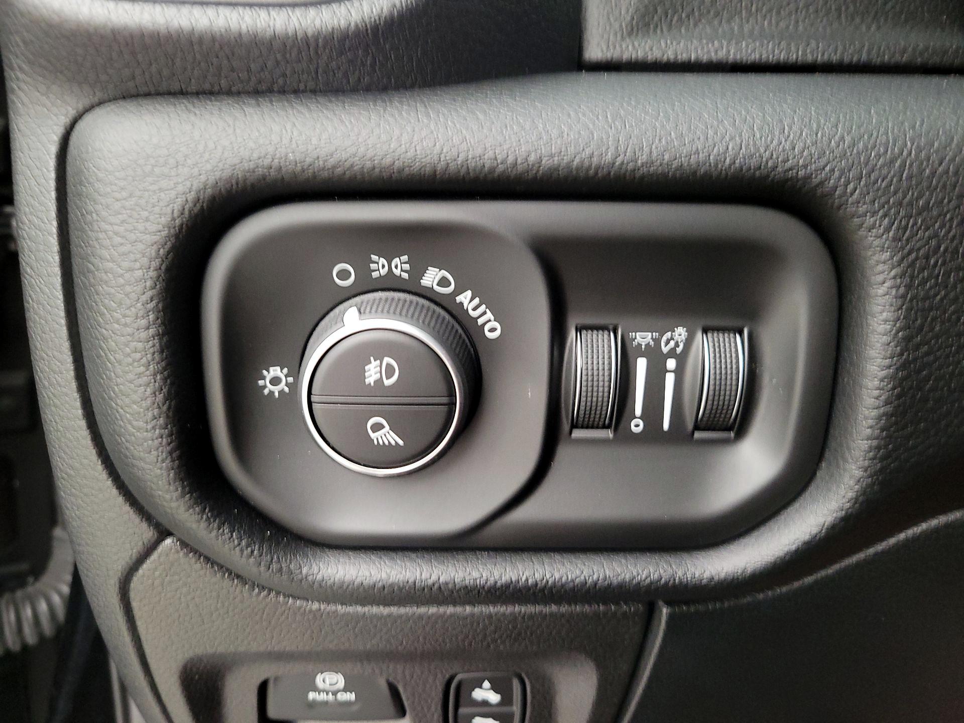 Thumbnail: 2021 RAM 1500 - 13