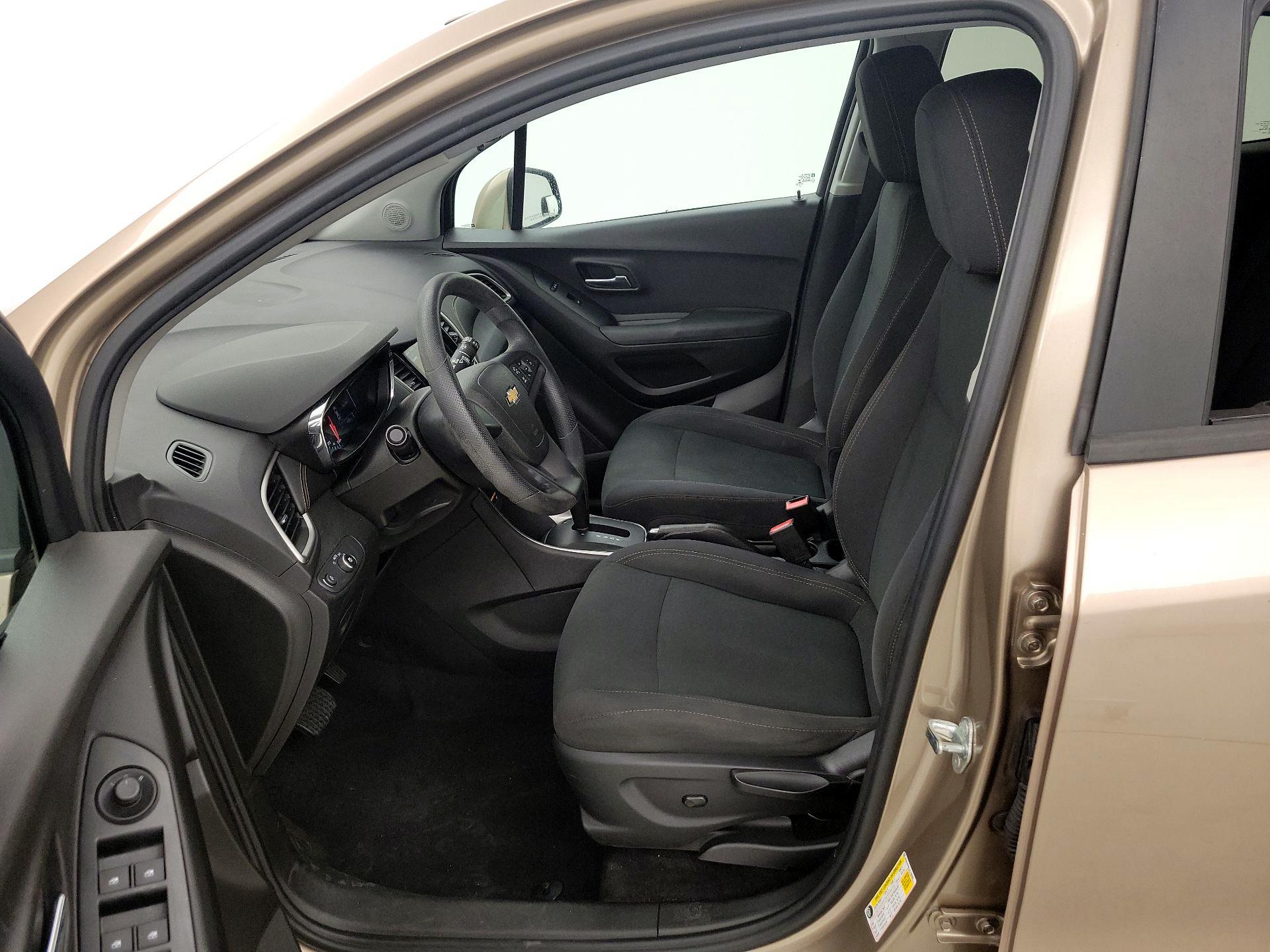 Thumbnail: 2018 Chevrolet Trax - 11