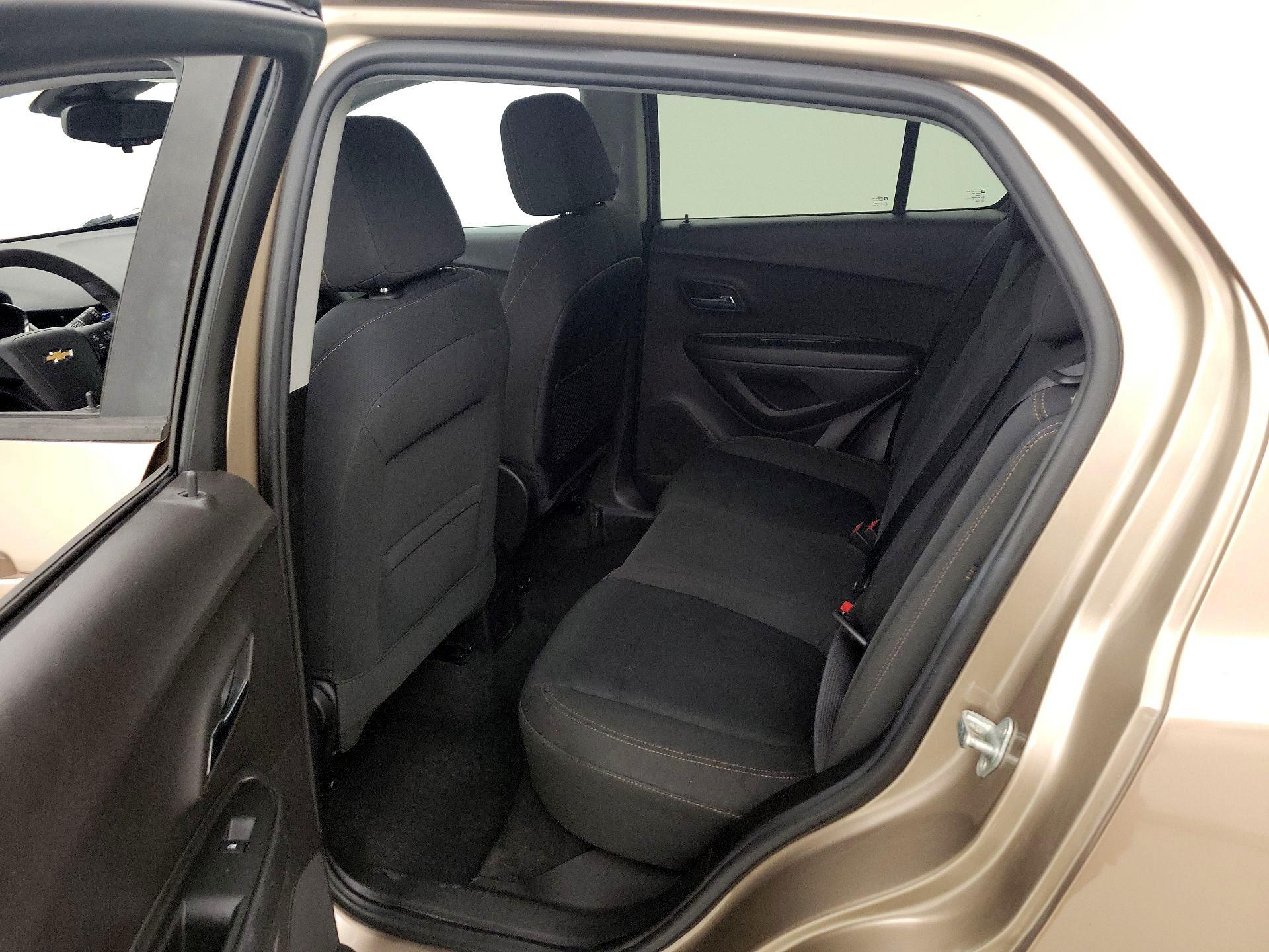 Thumbnail: 2018 Chevrolet Trax - 19