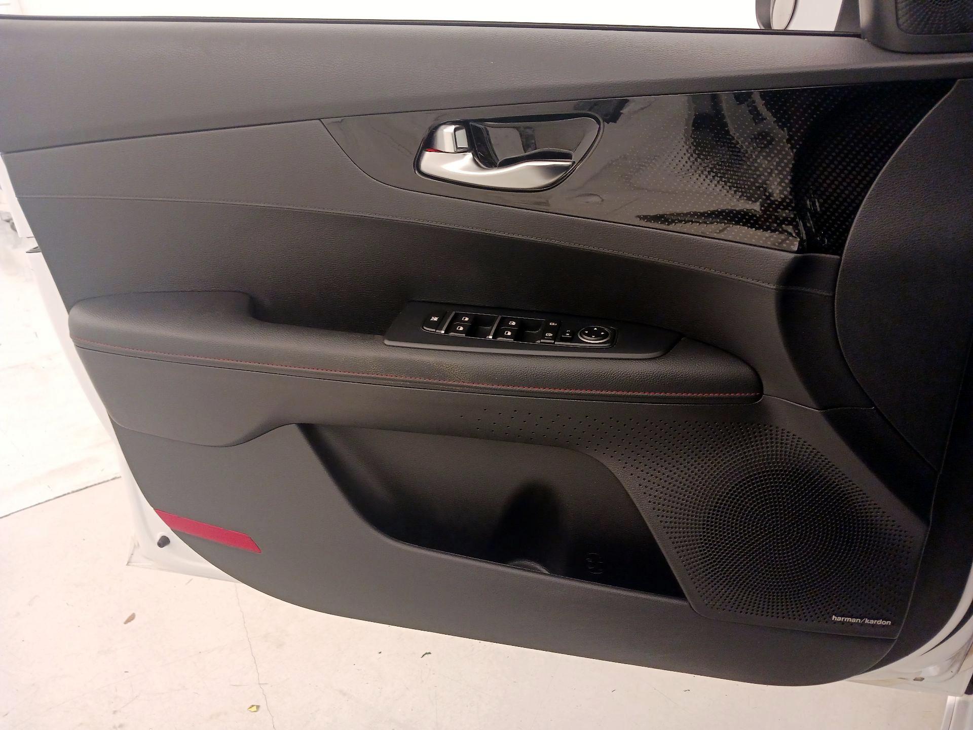Thumbnail: 2021 Kia Forte - 12