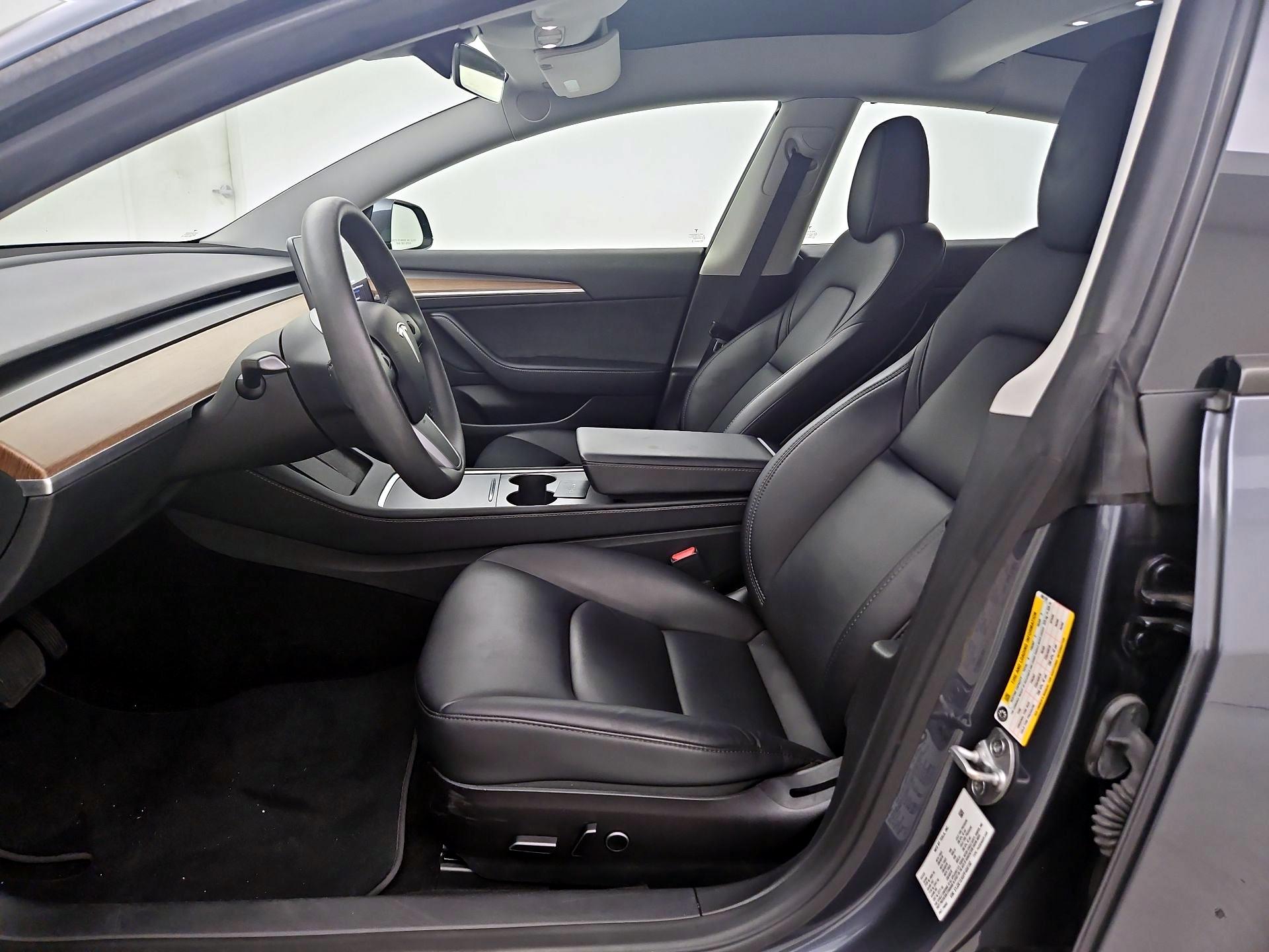 Thumbnail: 2023 Tesla Model 3 - 11