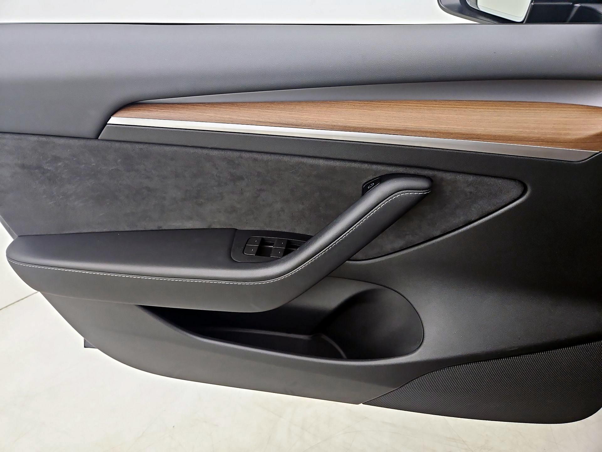 Thumbnail: 2023 Tesla Model 3 - 12