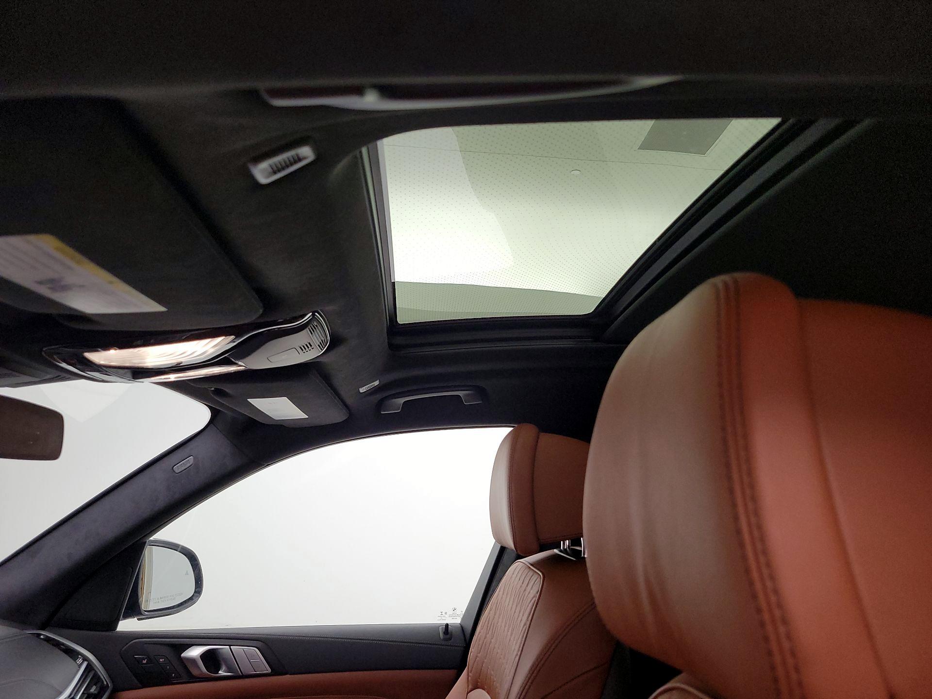 Thumbnail: 2022 BMW X7 - 20