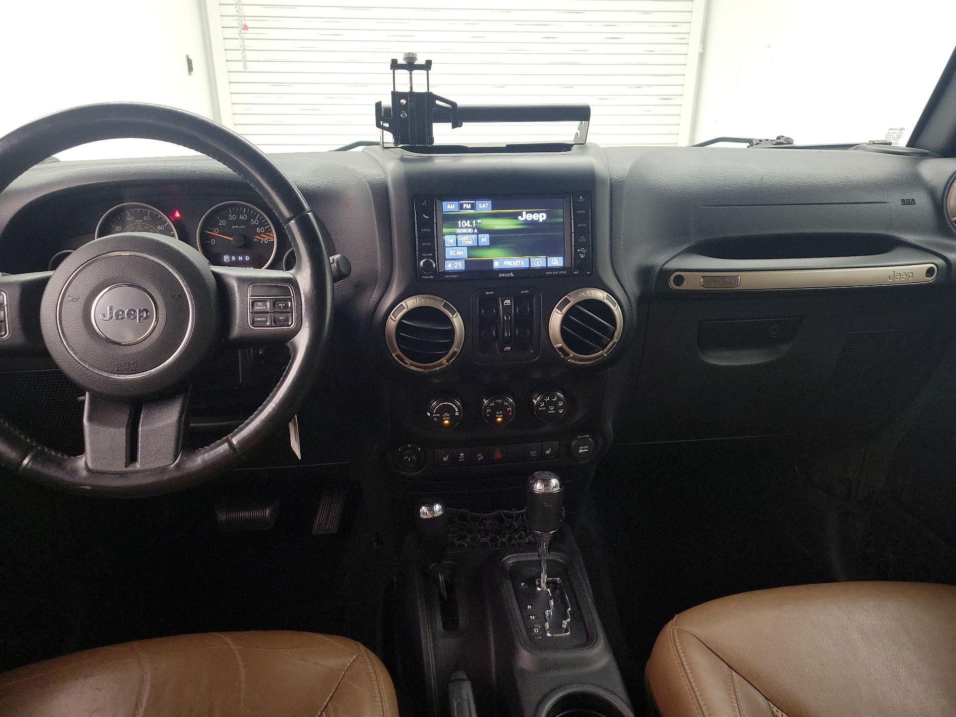 Thumbnail: 2016 Jeep Wrangler - 9