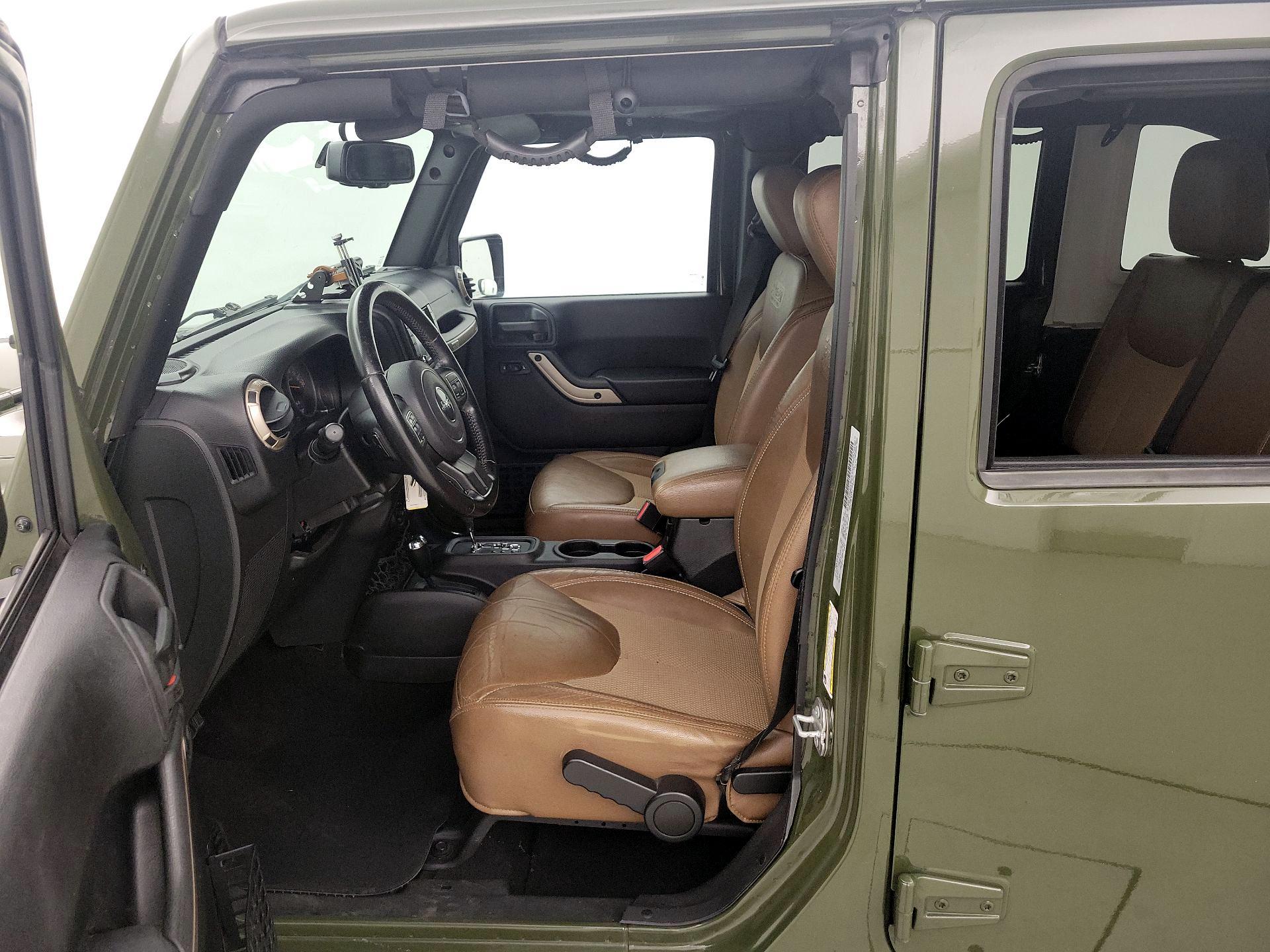 Thumbnail: 2016 Jeep Wrangler - 11