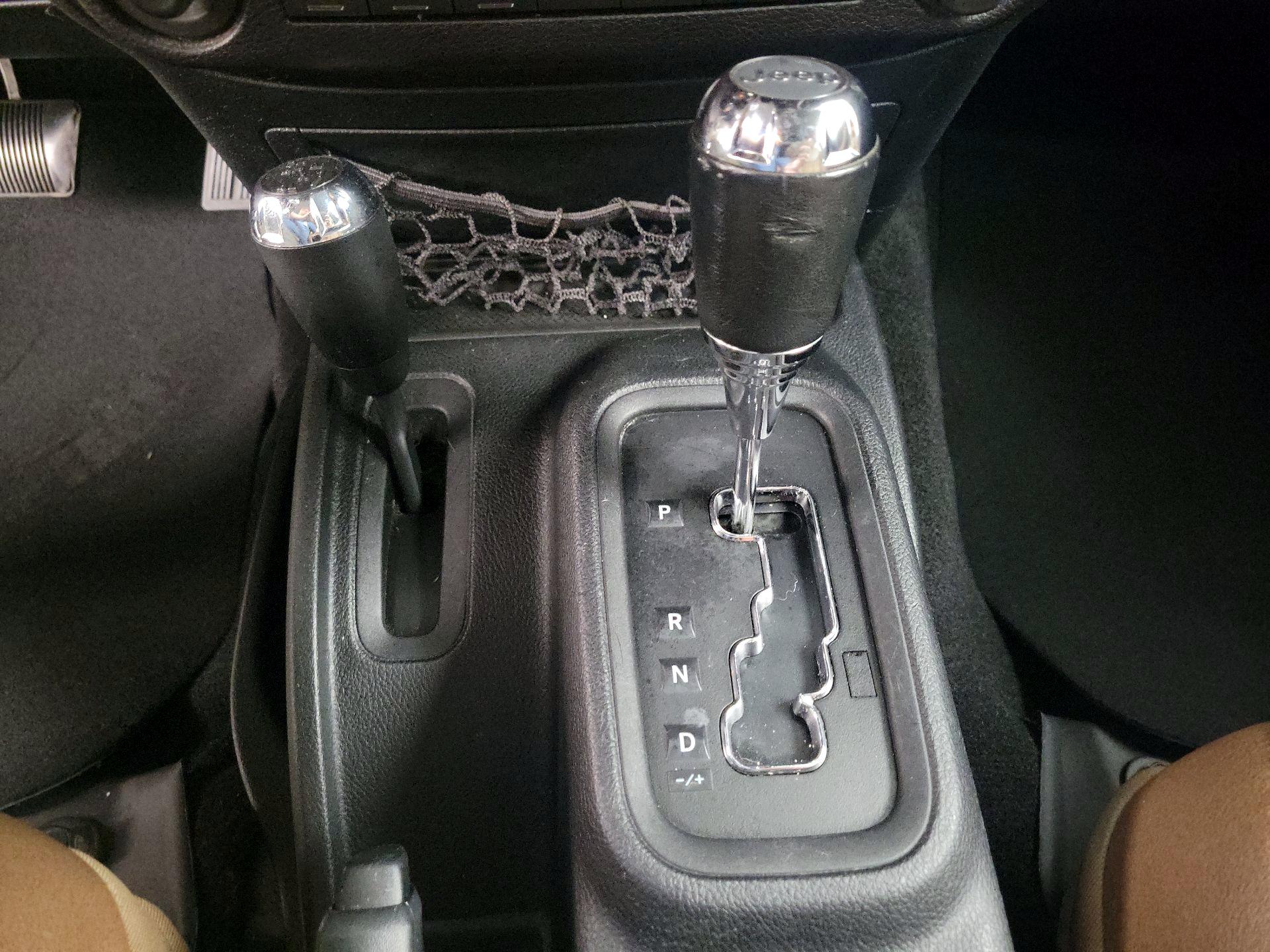Thumbnail: 2016 Jeep Wrangler - 15